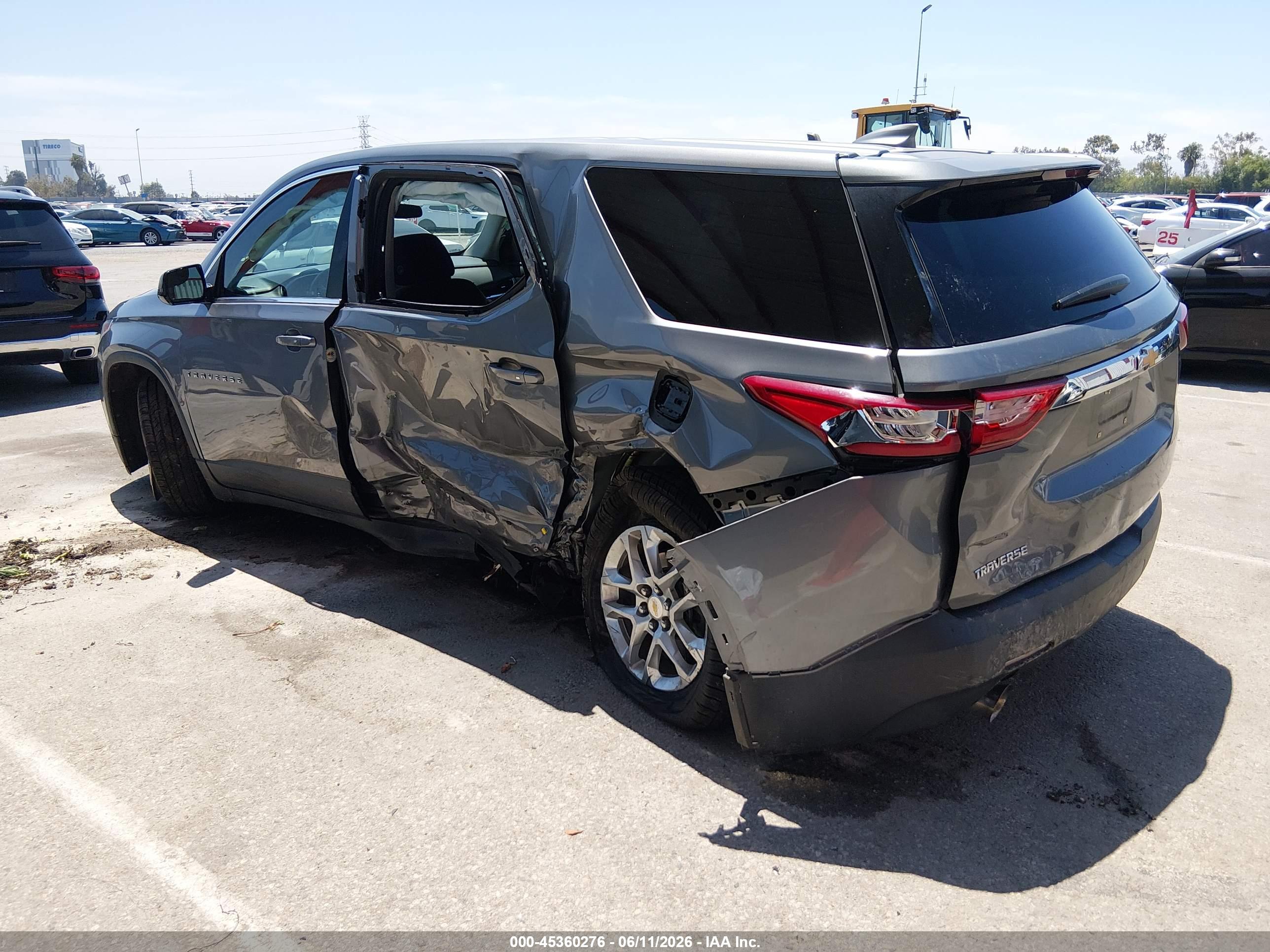 CHEVROLET TRAVERSE image 3