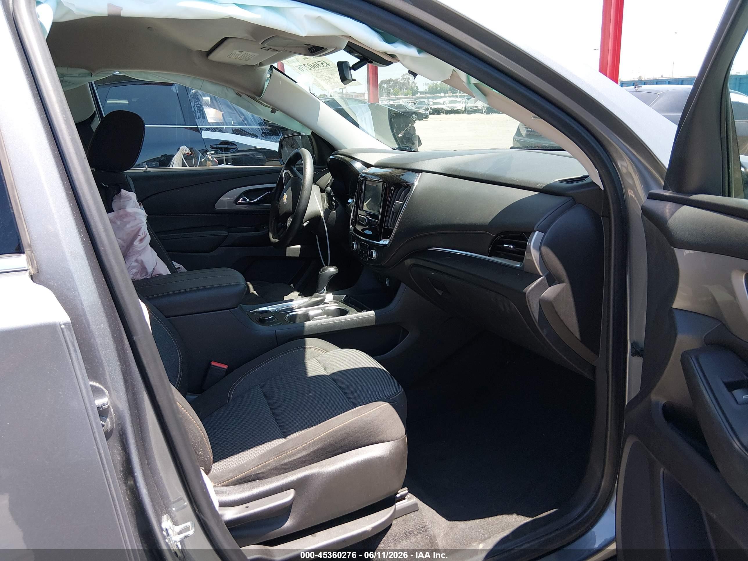 CHEVROLET TRAVERSE image 5