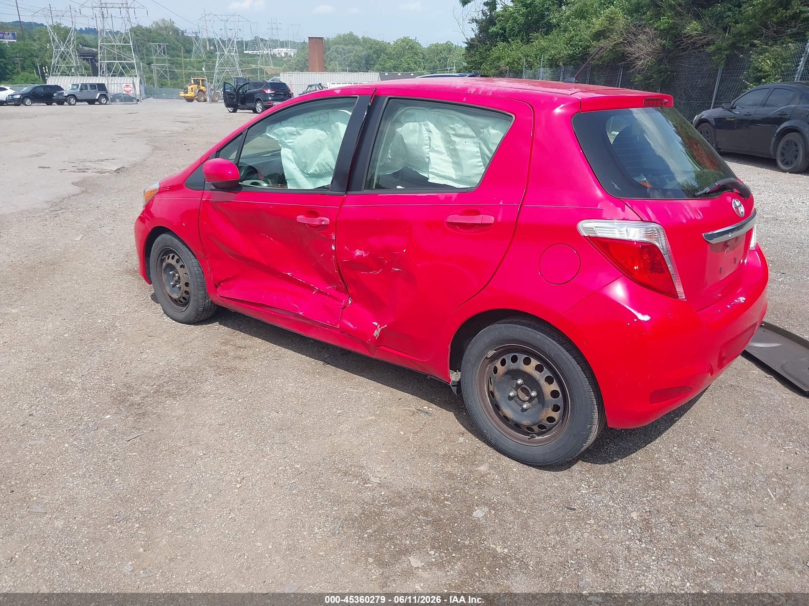 TOYOTA YARIS image 3