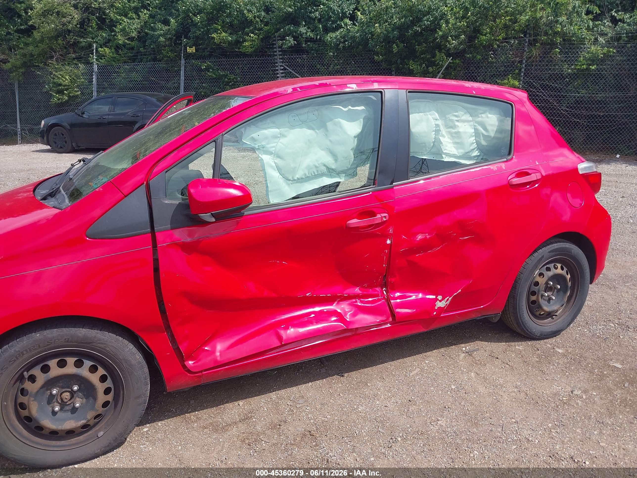 TOYOTA YARIS image 6