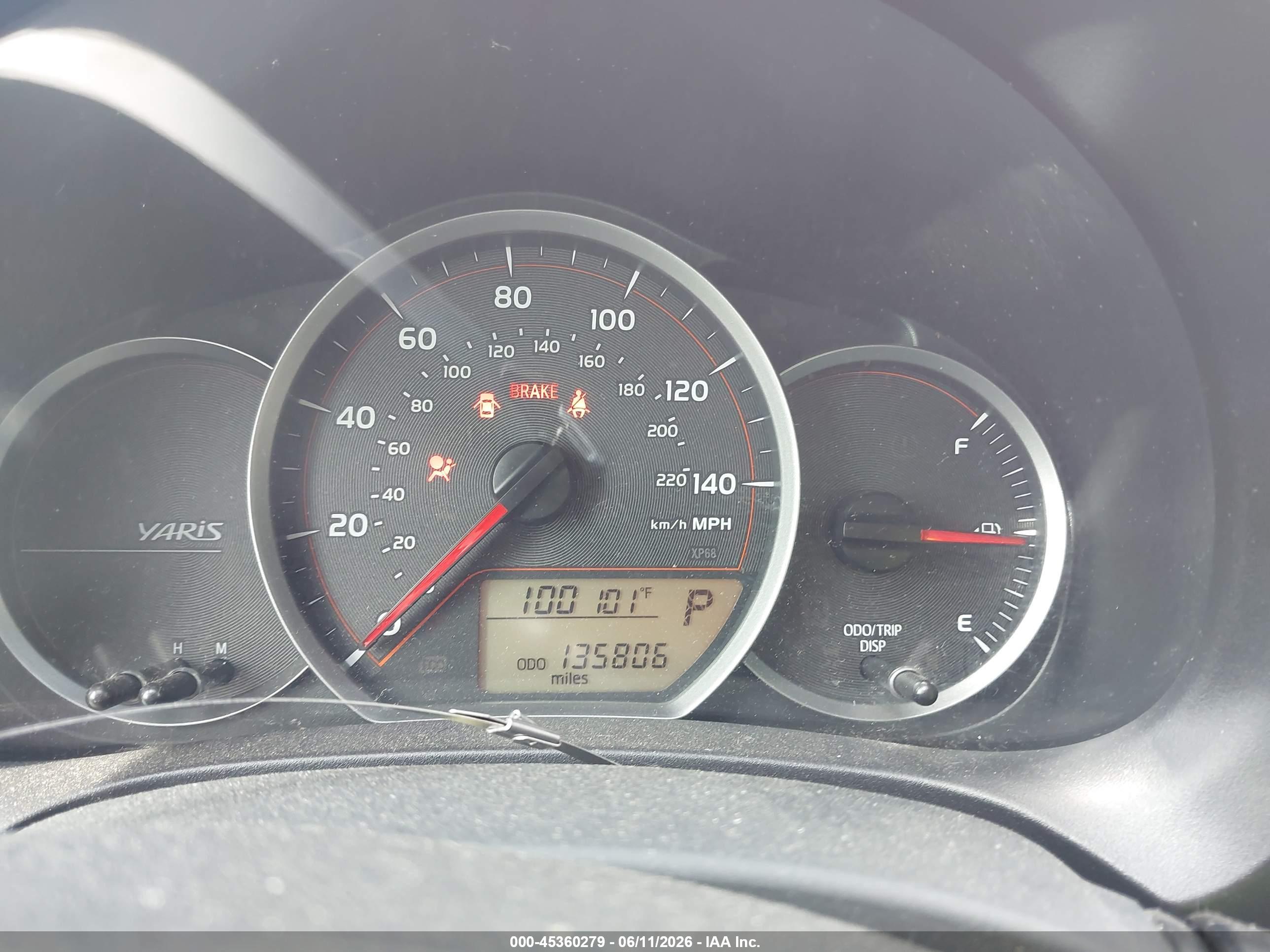 TOYOTA YARIS image 7