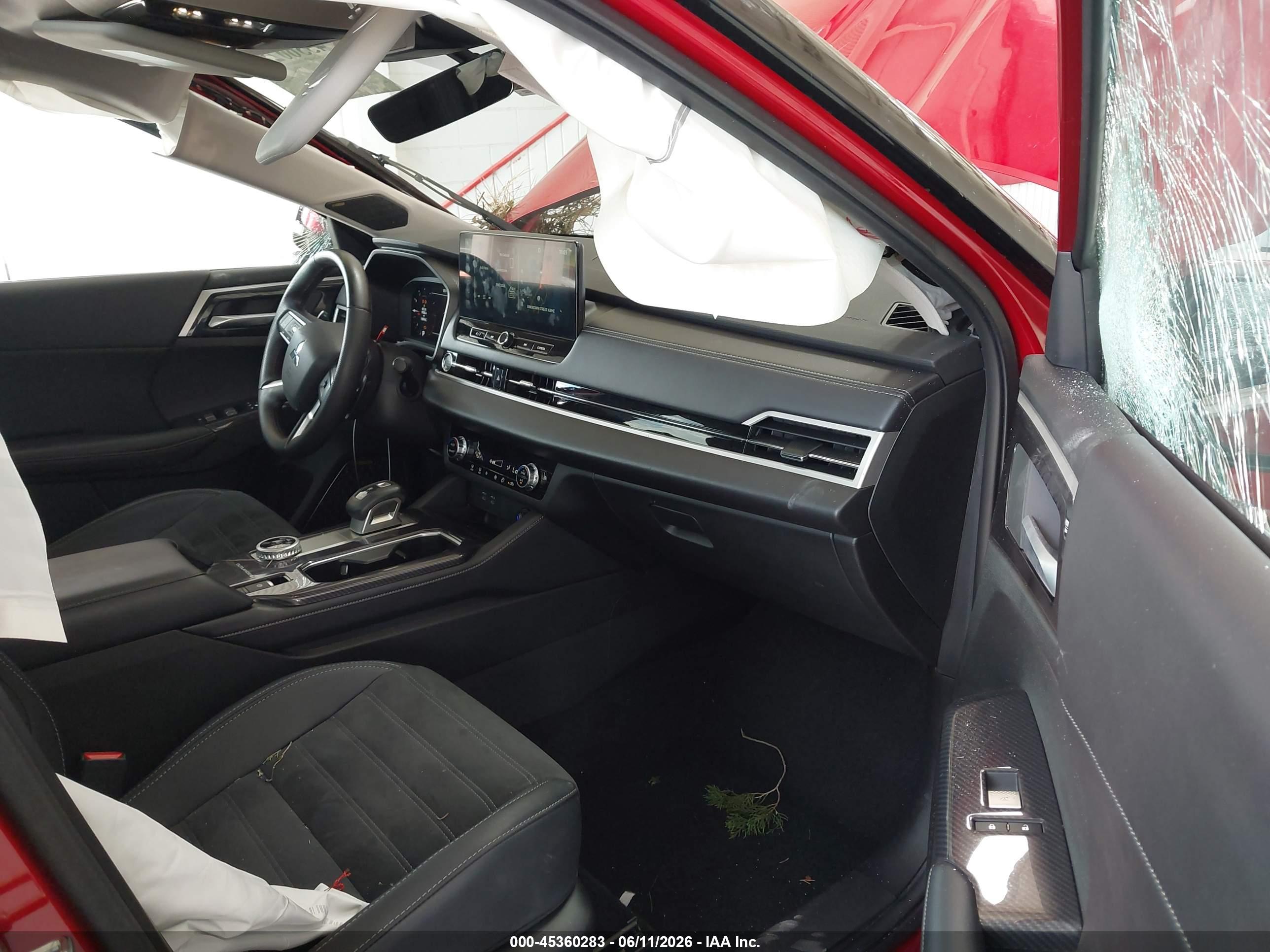 MITSUBISHI OUTLANDER image 5