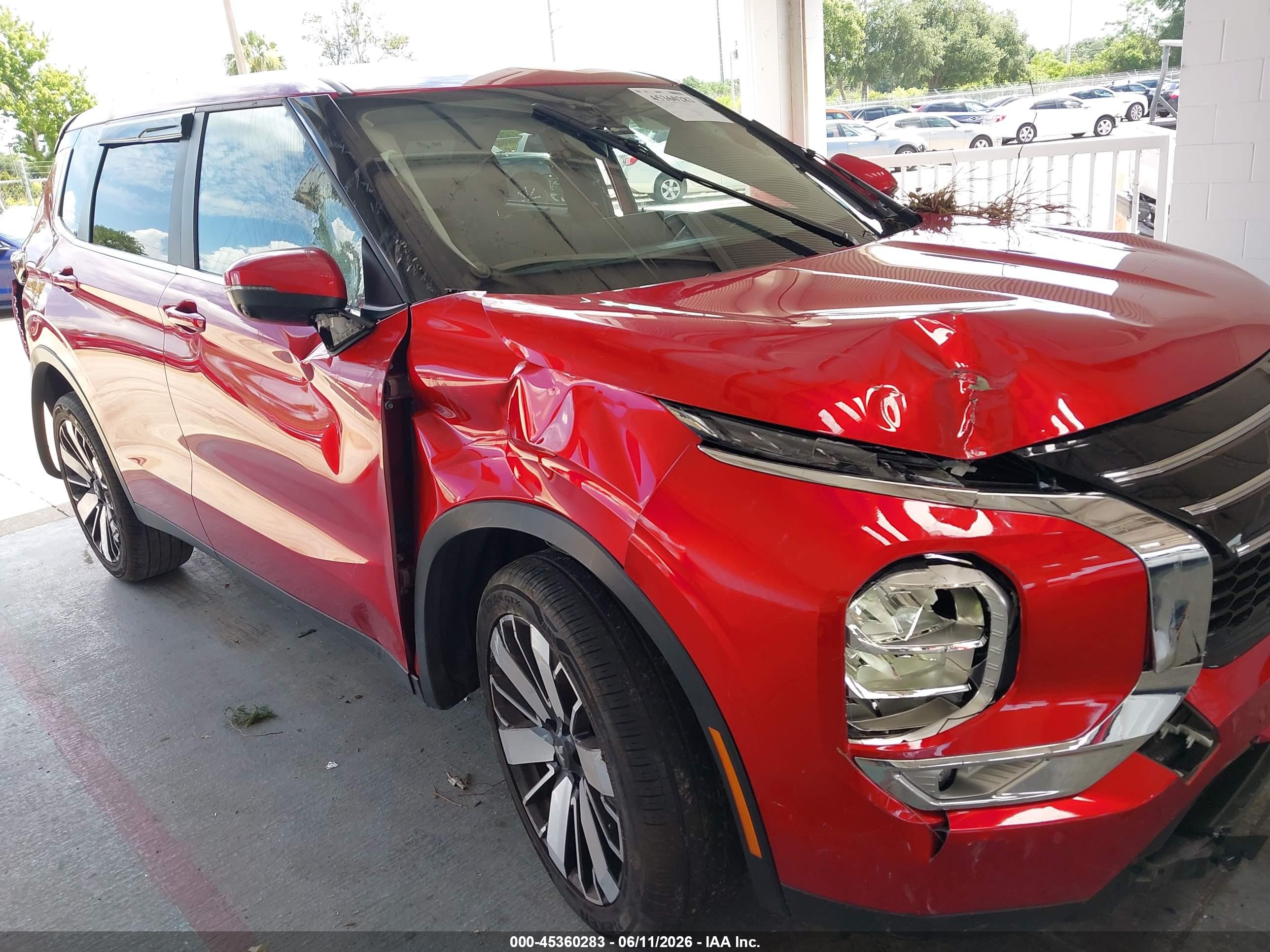 MITSUBISHI OUTLANDER image 6