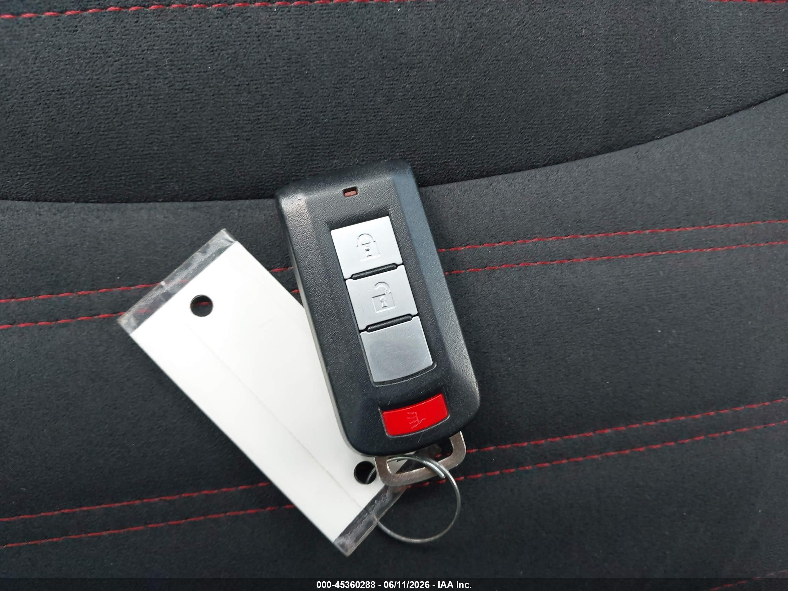 MITSUBISHI OUTLANDER image 11