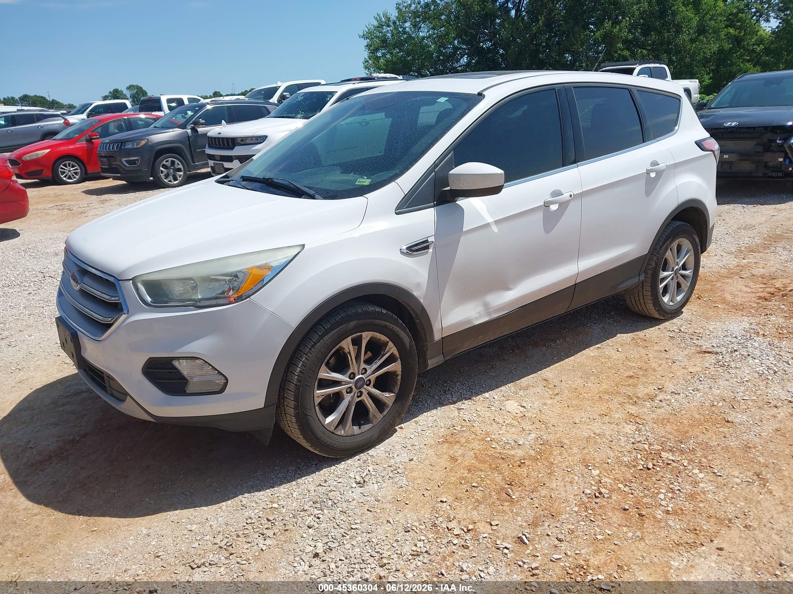 FORD ESCAPE image 2