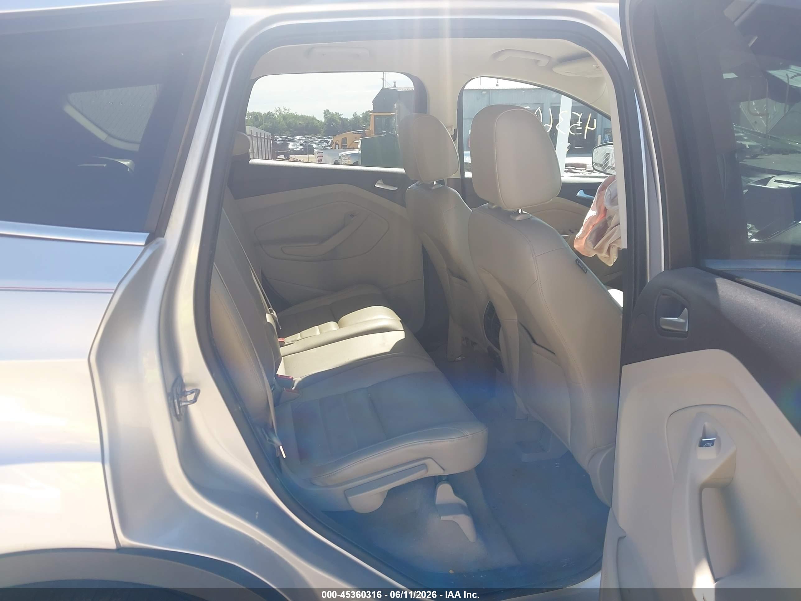 FORD ESCAPE image 8