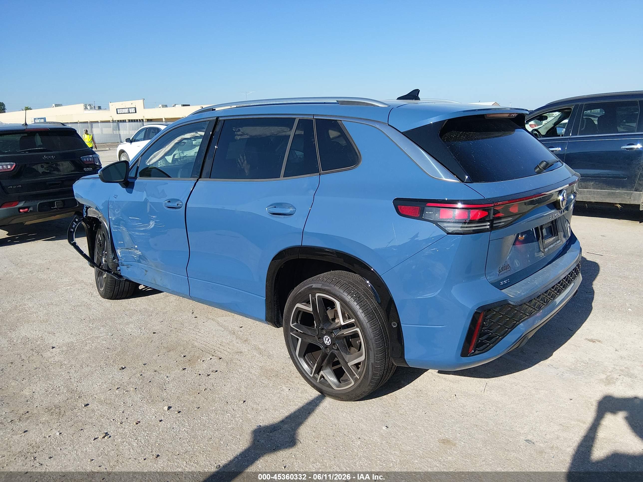 VOLKSWAGEN TIGUAN image 3