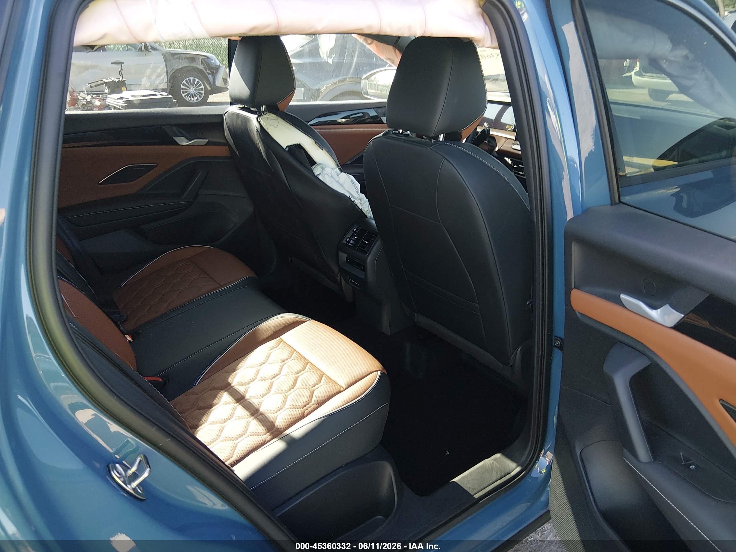 VOLKSWAGEN TIGUAN image 8