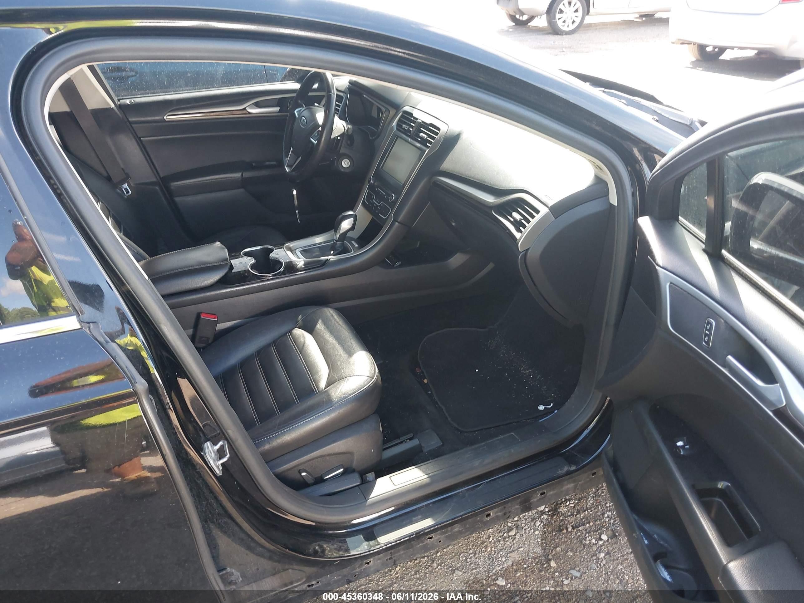 FORD FUSION image 5