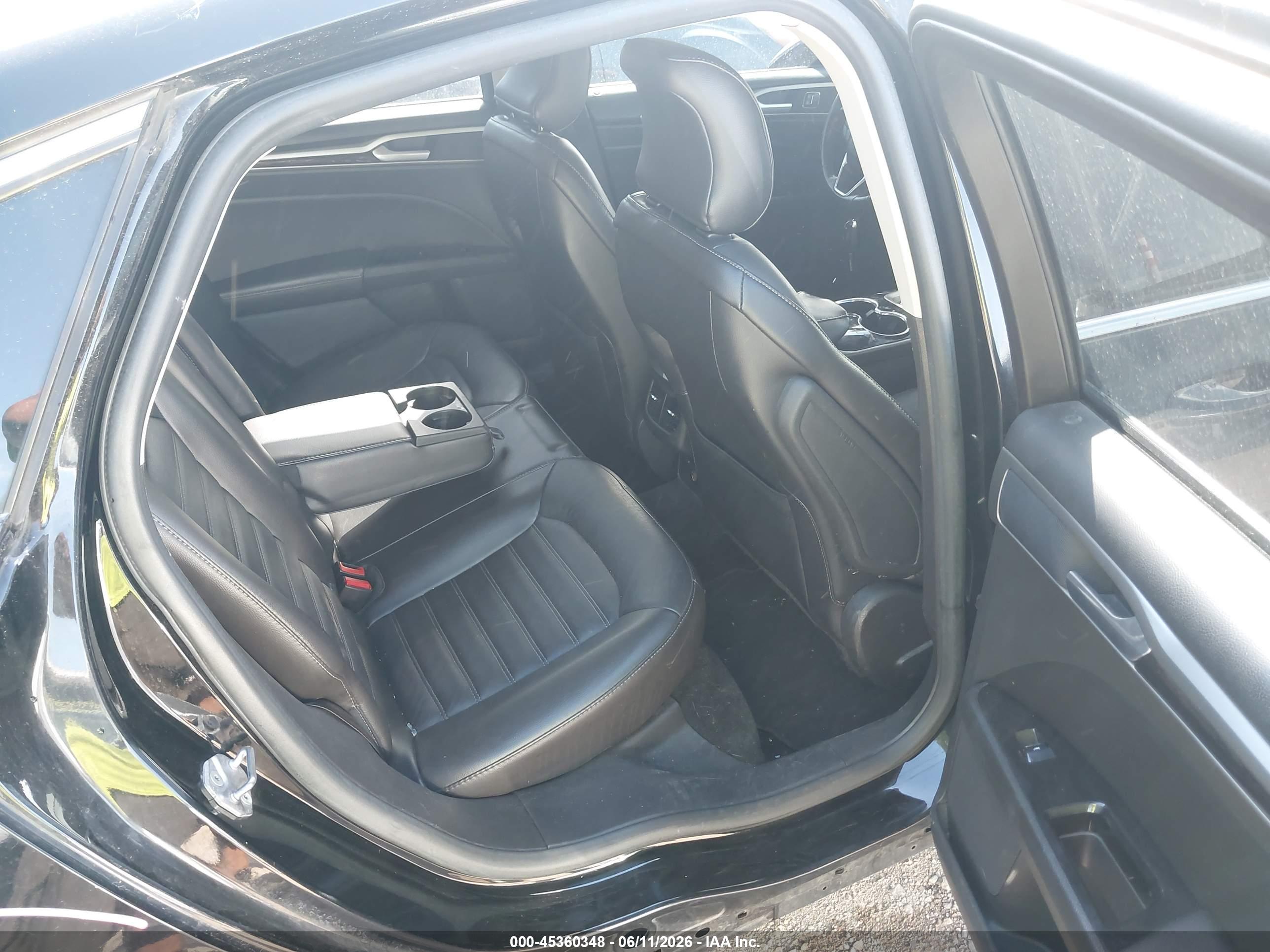 FORD FUSION image 8