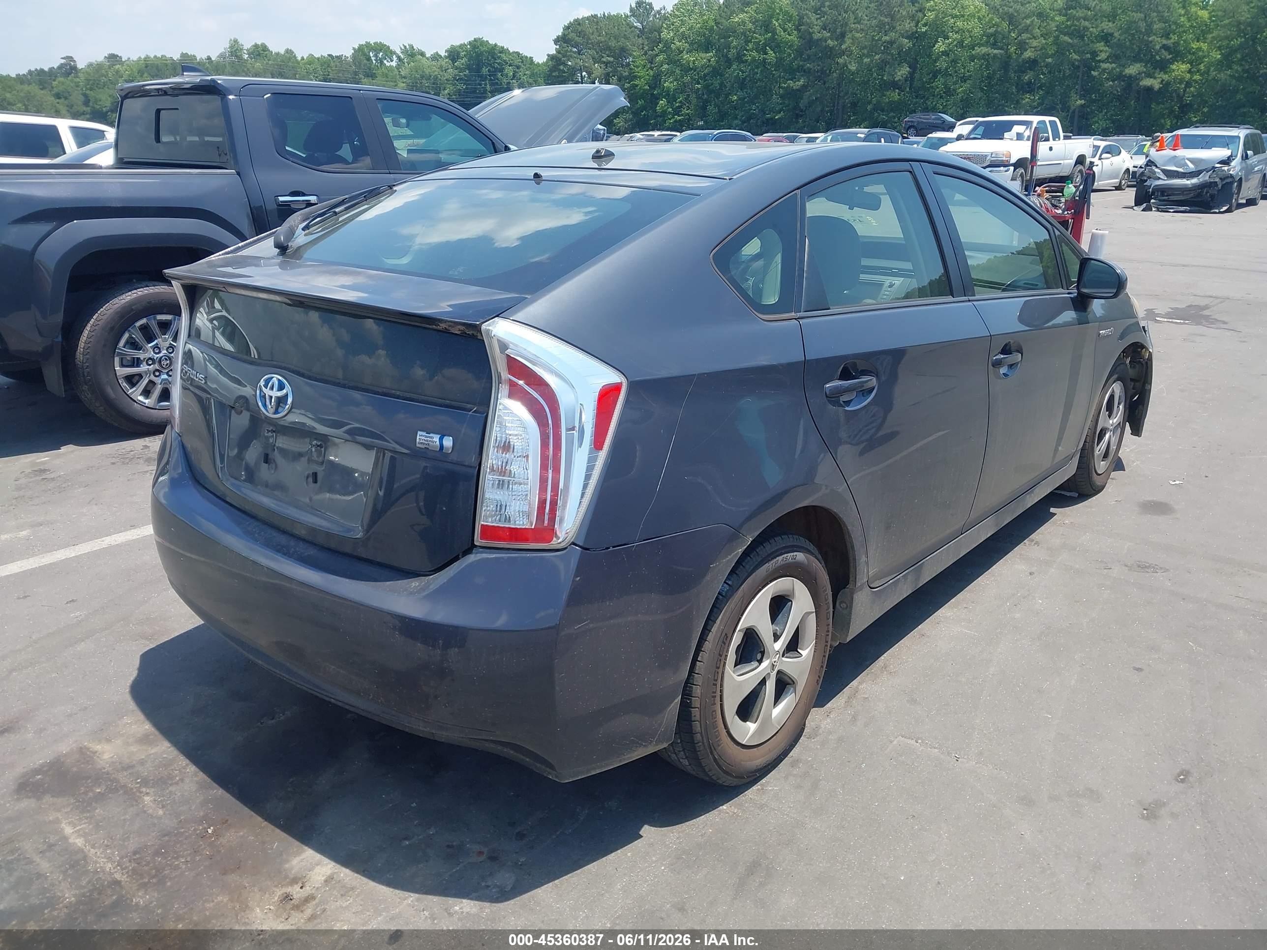 TOYOTA PRIUS image 4