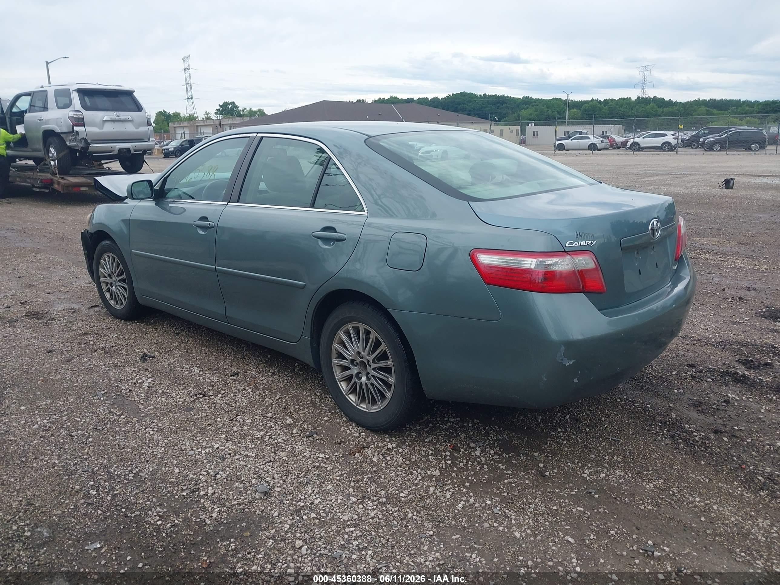 TOYOTA CAMRY image 3