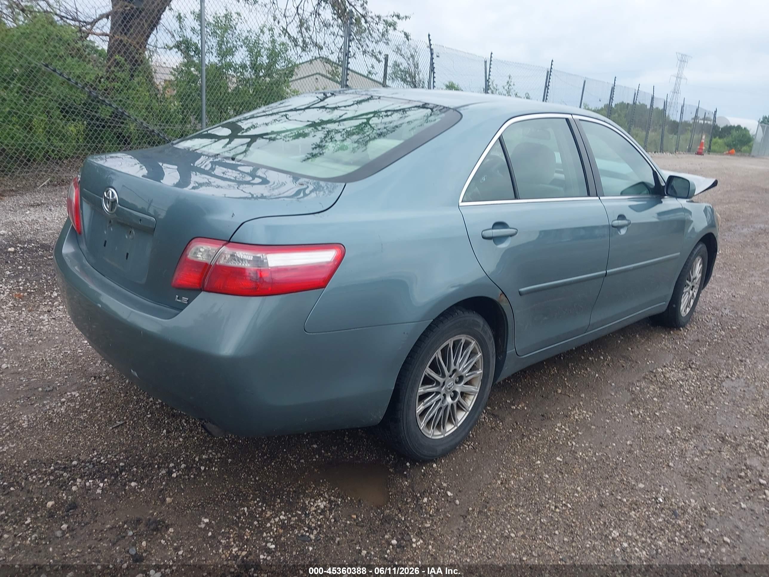 TOYOTA CAMRY image 4