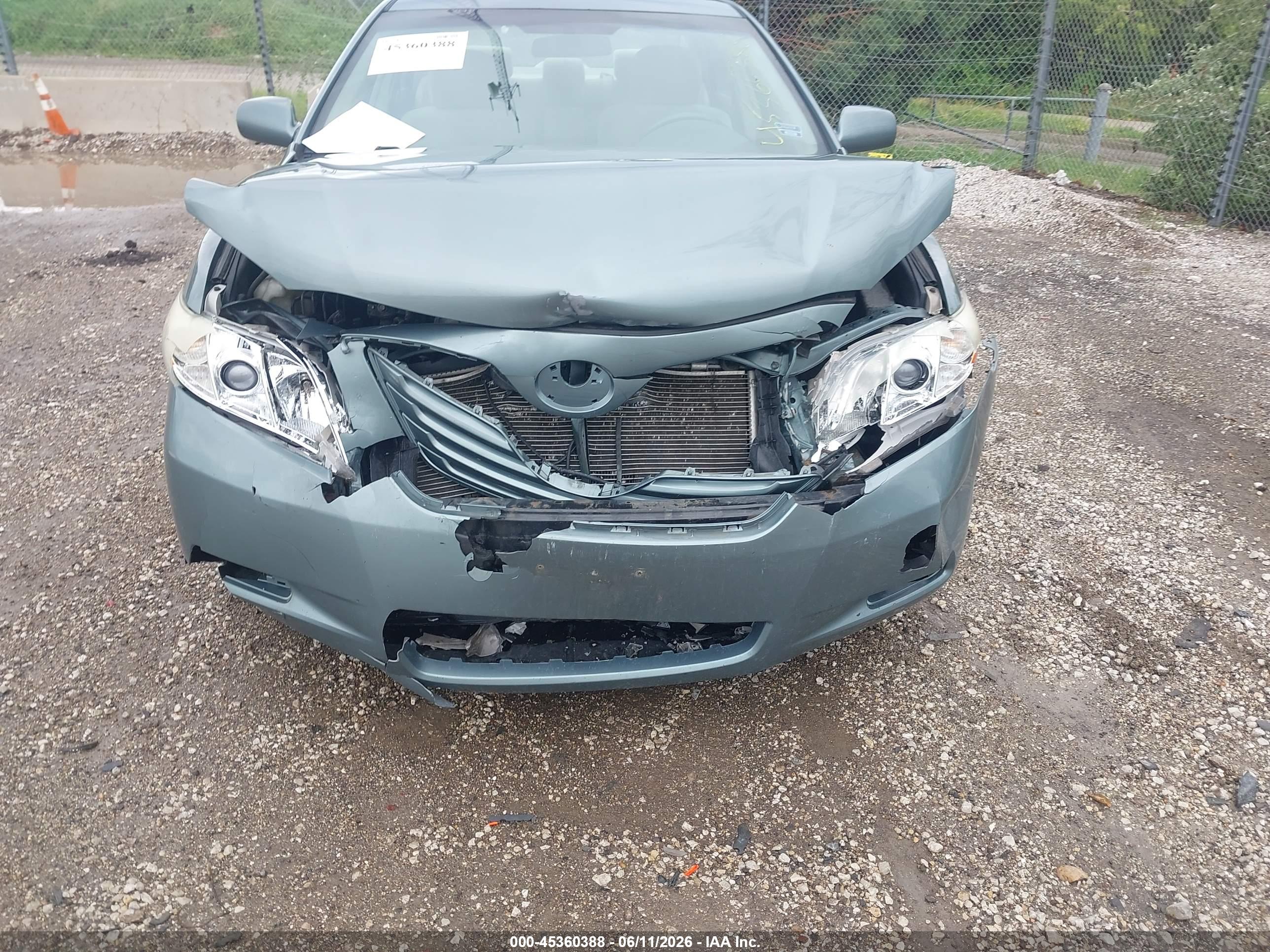 TOYOTA CAMRY image 6