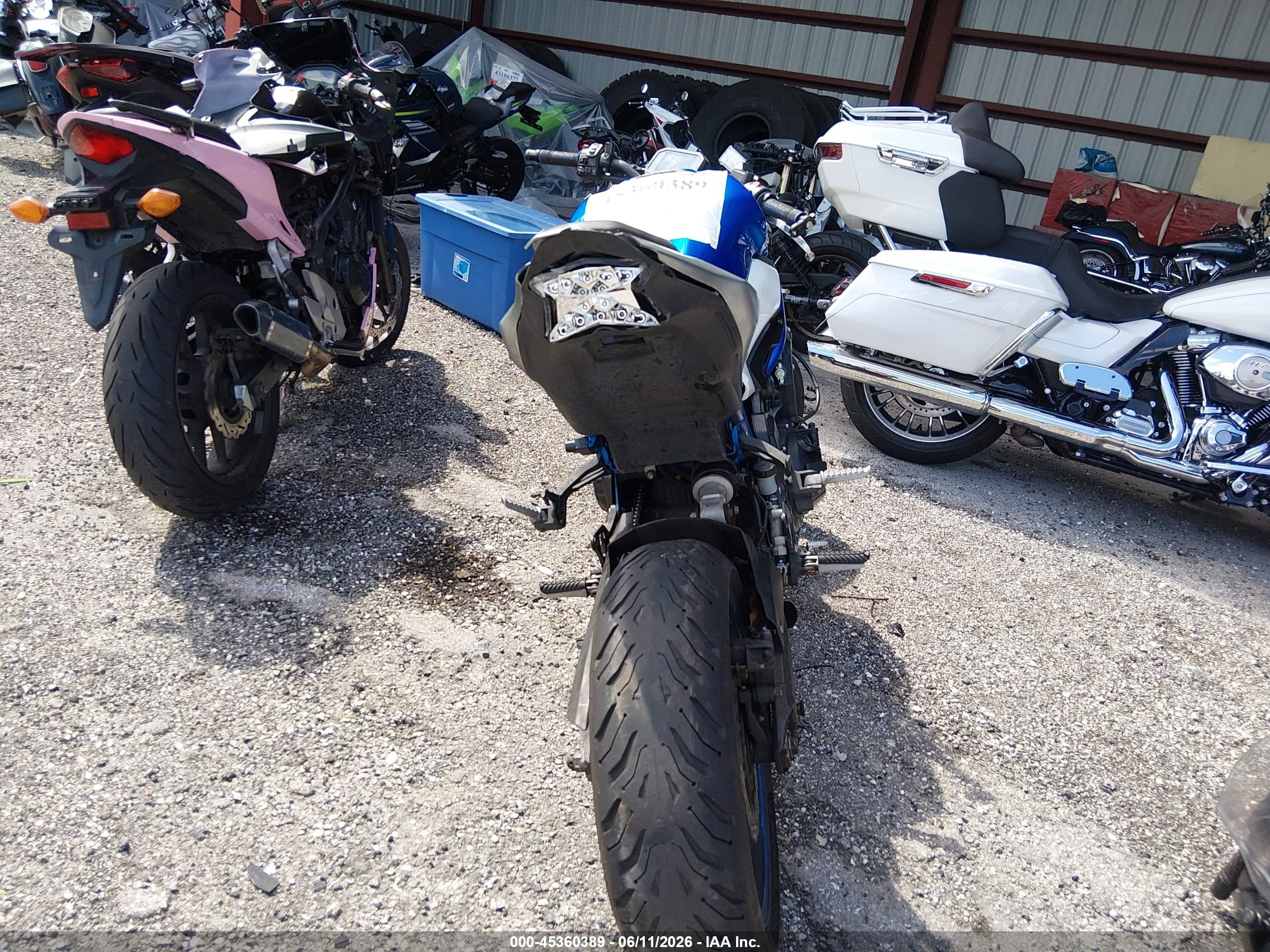 KAWASAKI ZR900 image 6