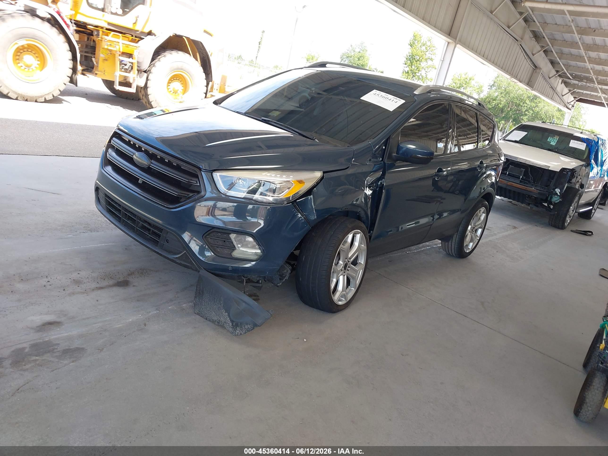 FORD ESCAPE image 2