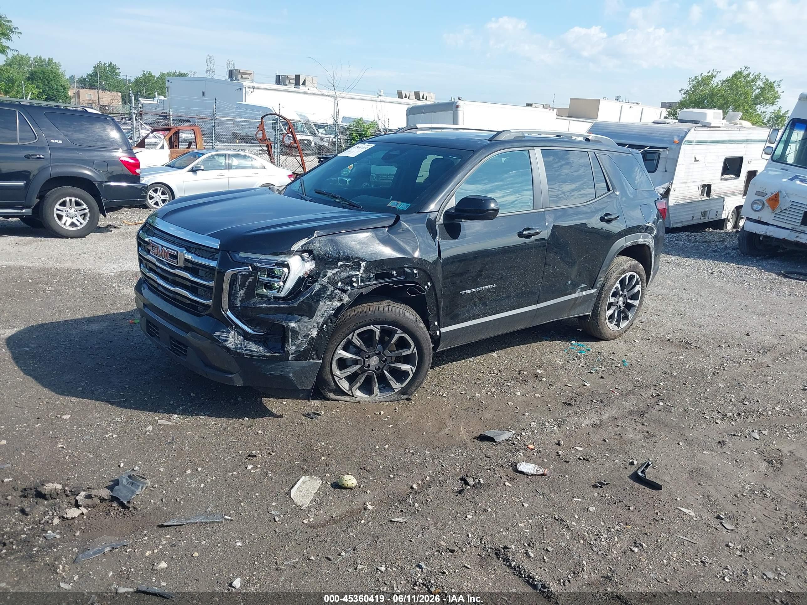 GMC TERRAIN image 2