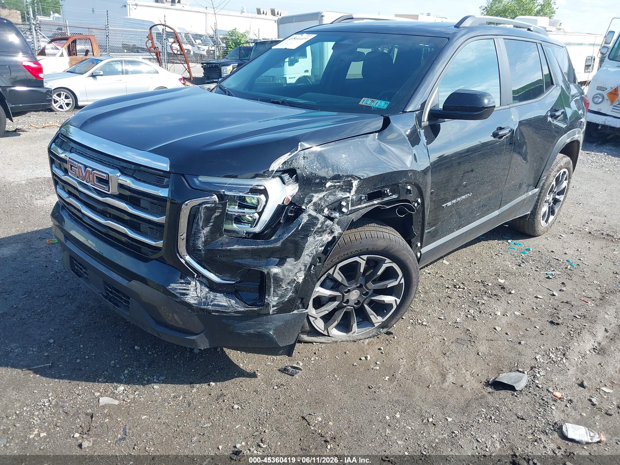 GMC TERRAIN image 6