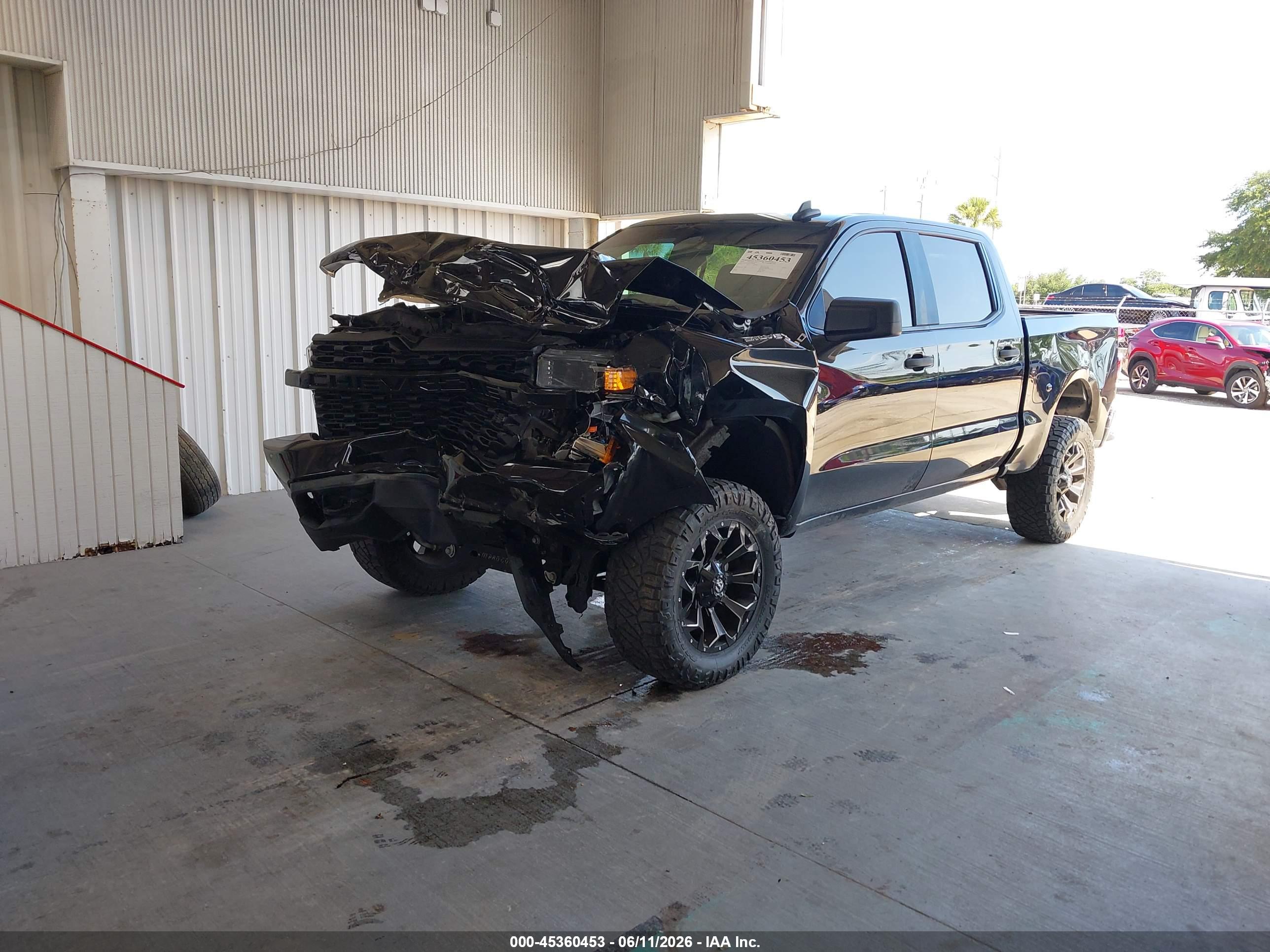 CHEVROLET SILVERADO image 2