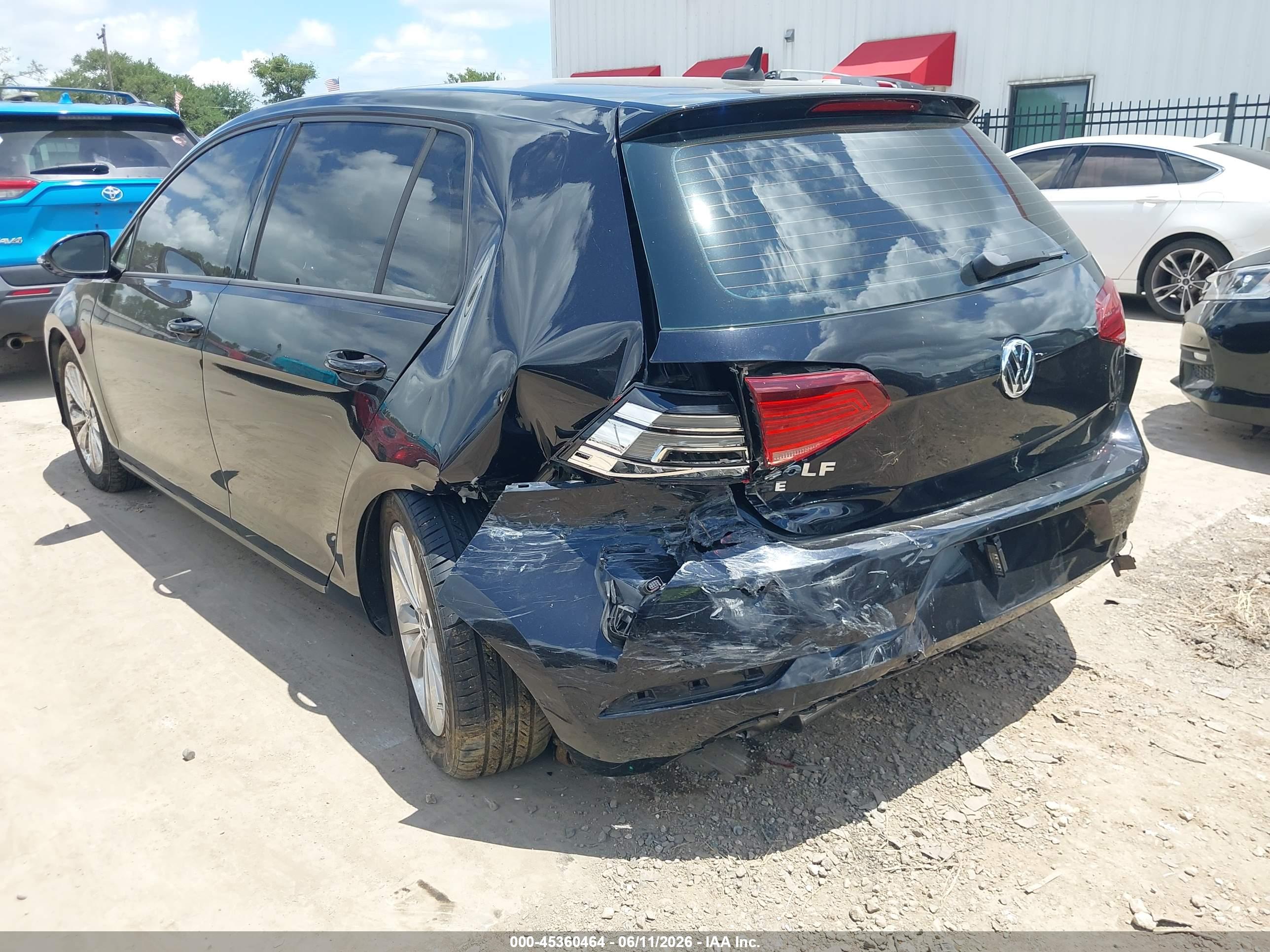 VOLKSWAGEN GOLF image 3