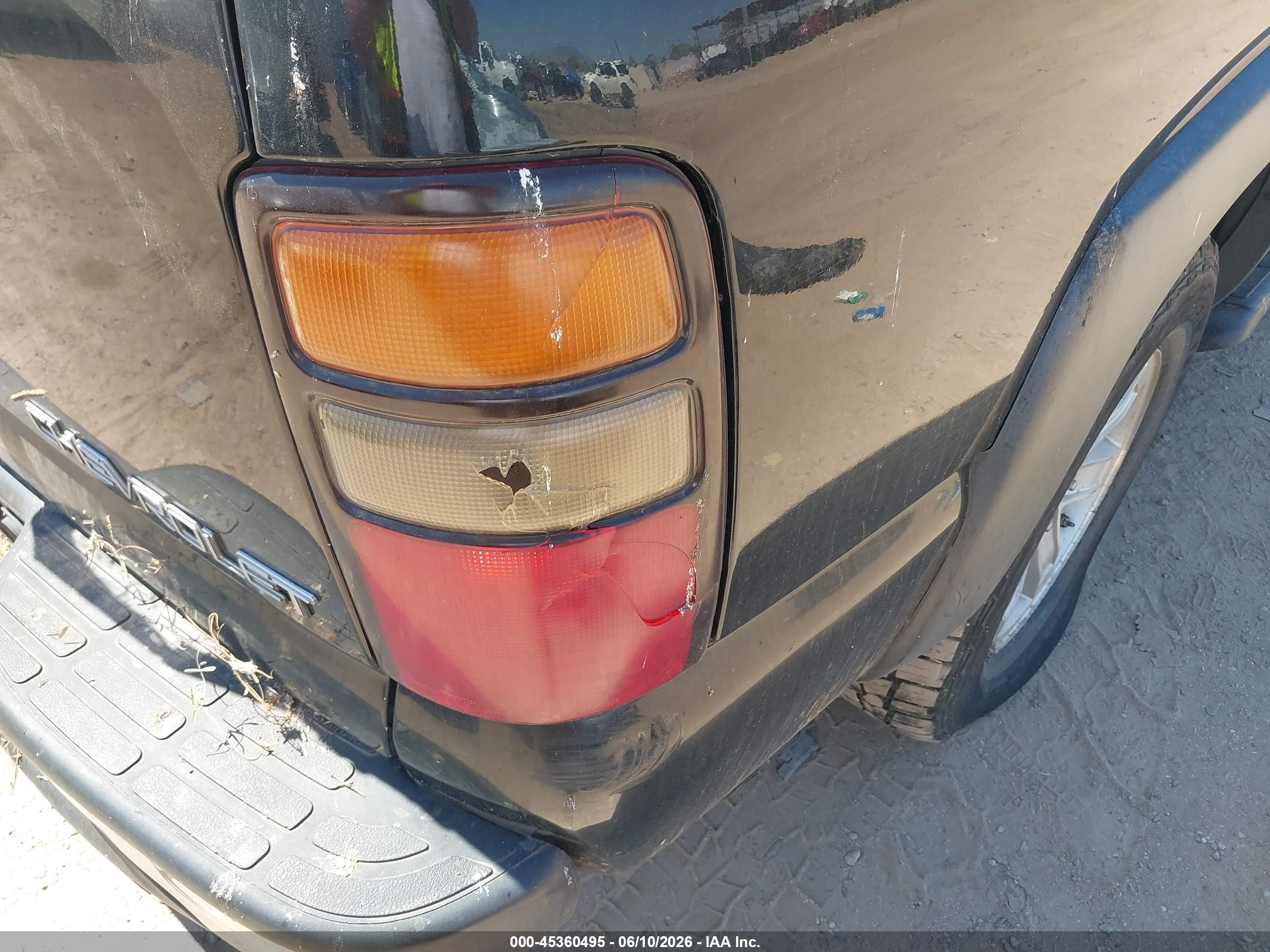 CHEVROLET TAHOE image 6
