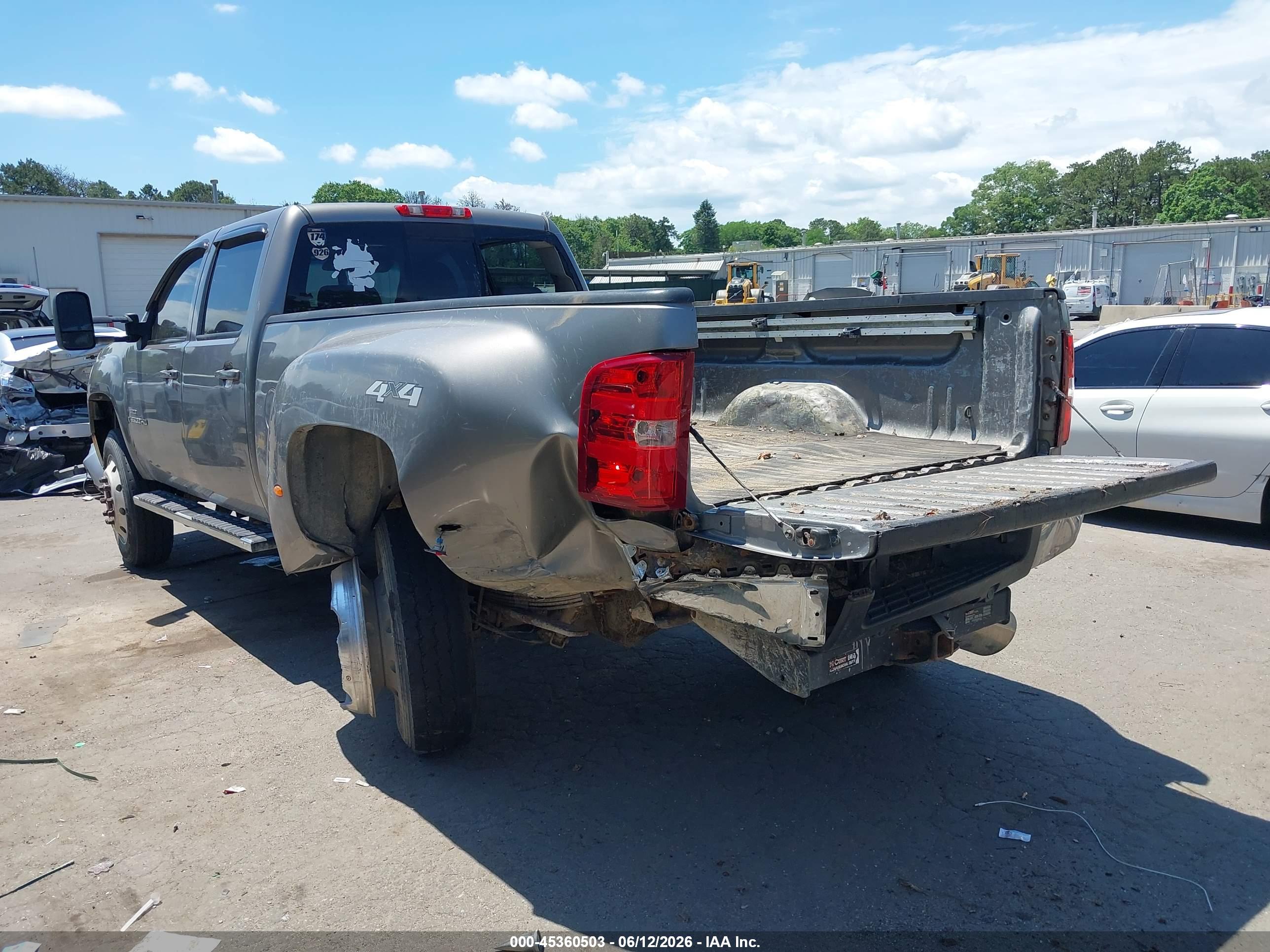 GMC SIERRA image 3