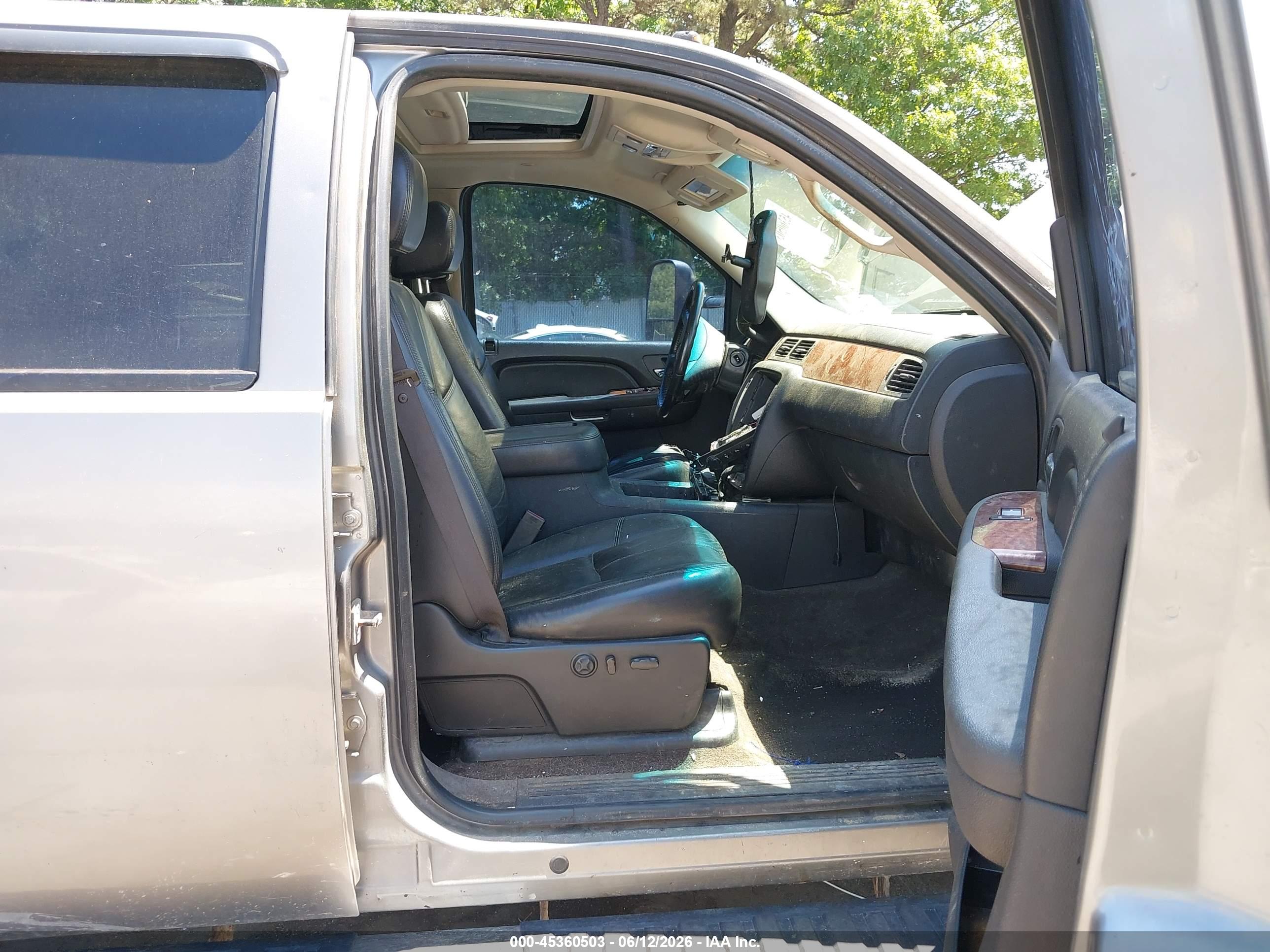 GMC SIERRA image 8