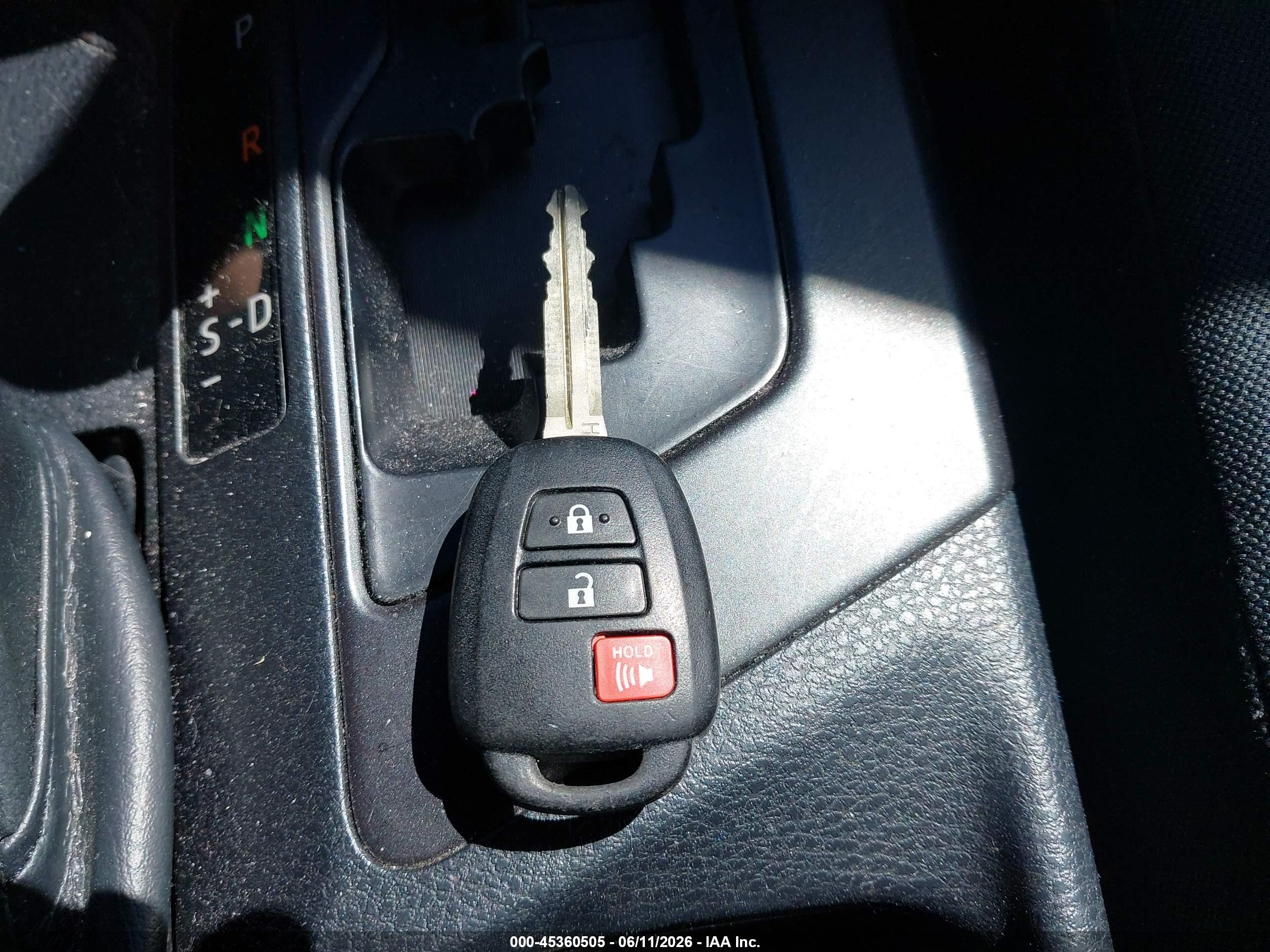 TOYOTA RAV4 image 11
