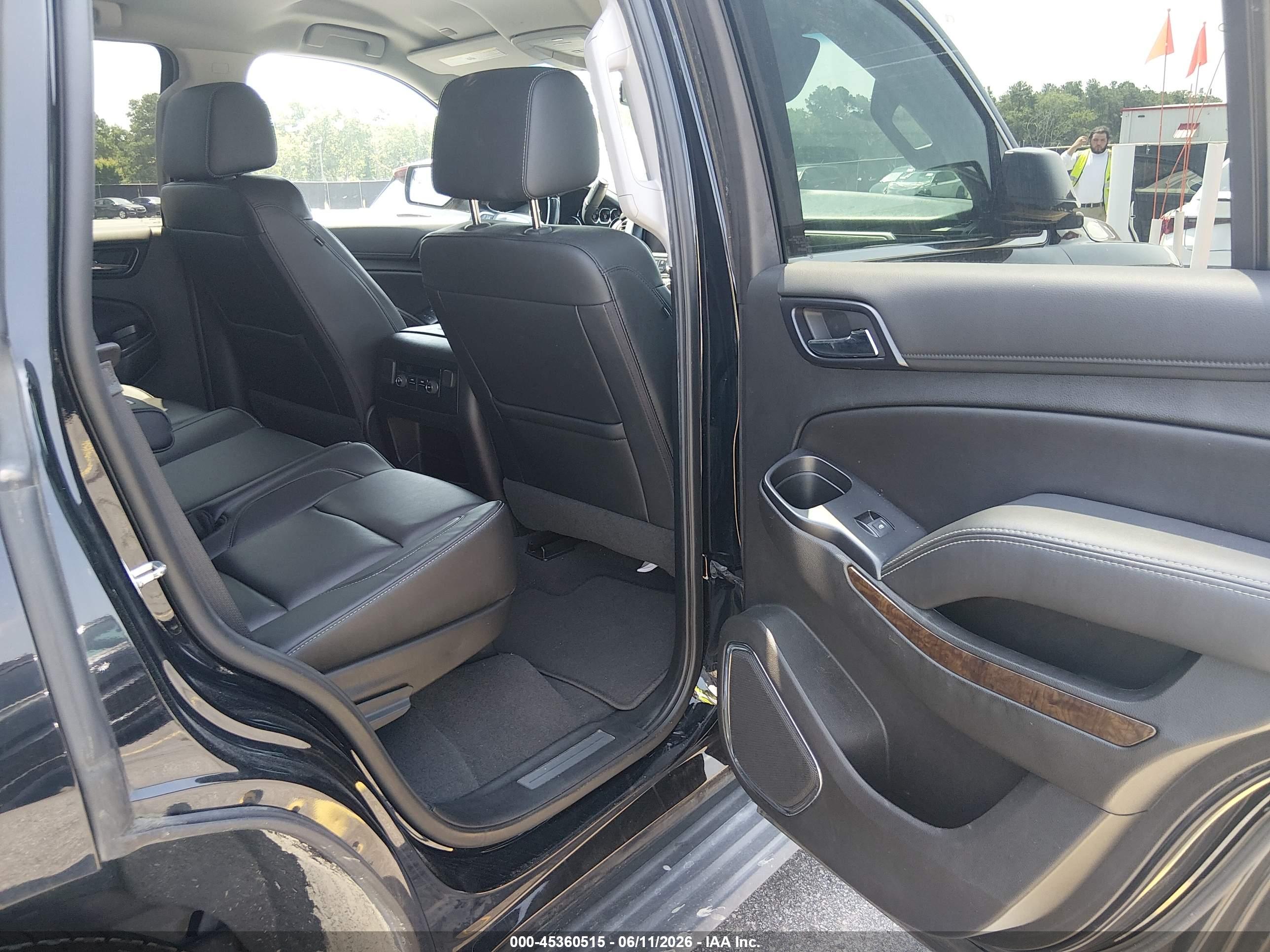 CHEVROLET TAHOE image 8