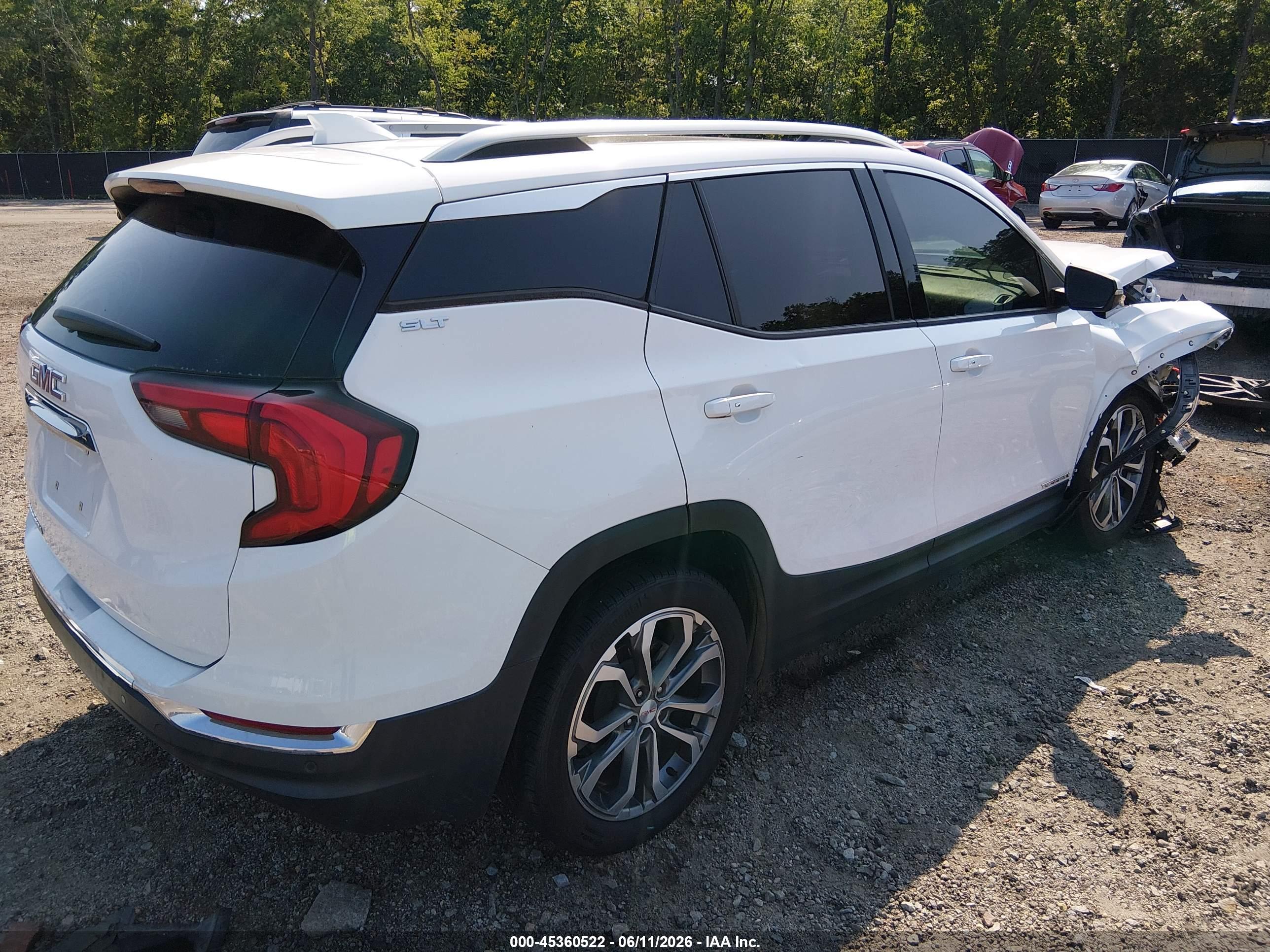 GMC TERRAIN image 4