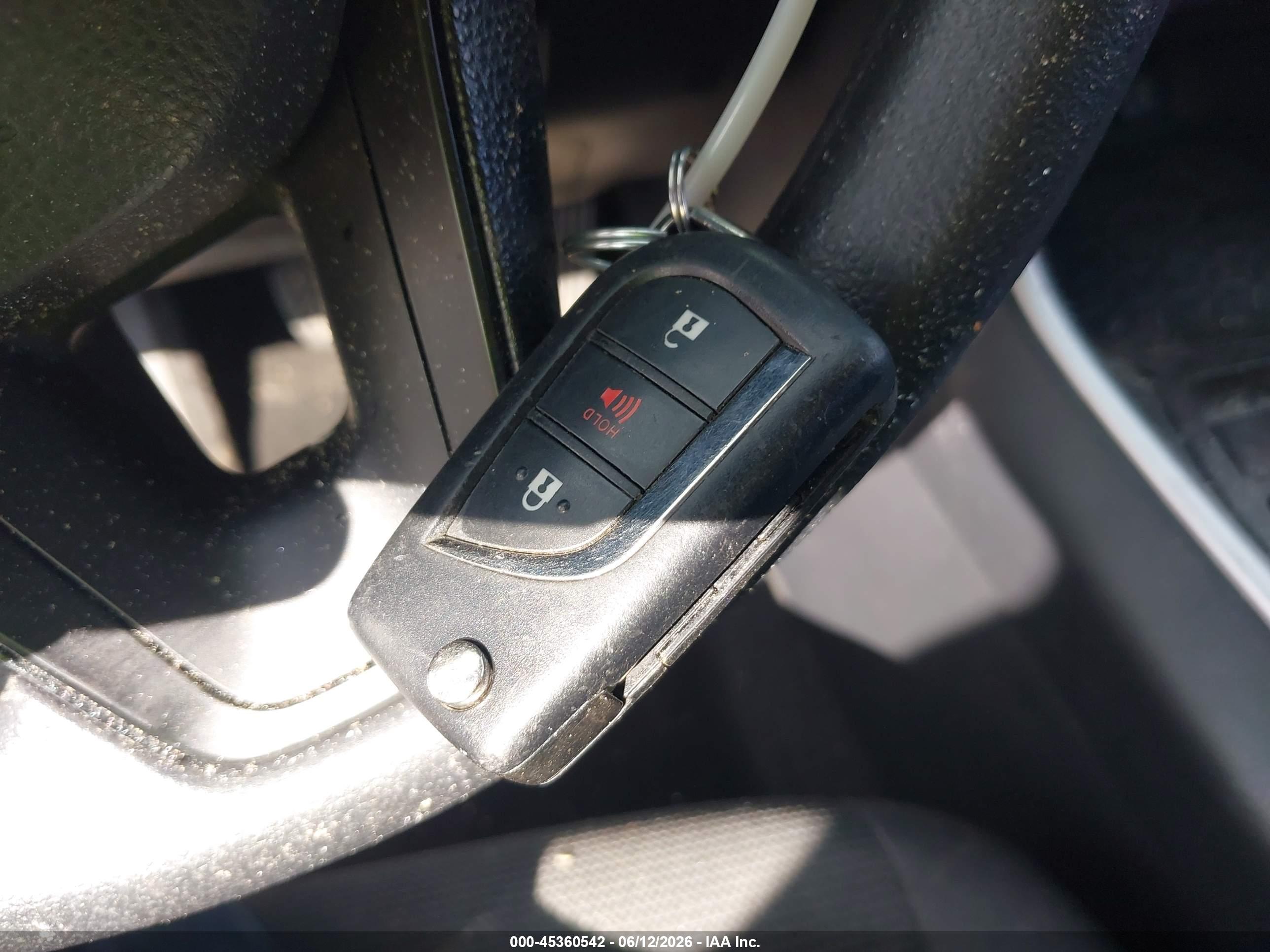 TOYOTA RAV4 image 11