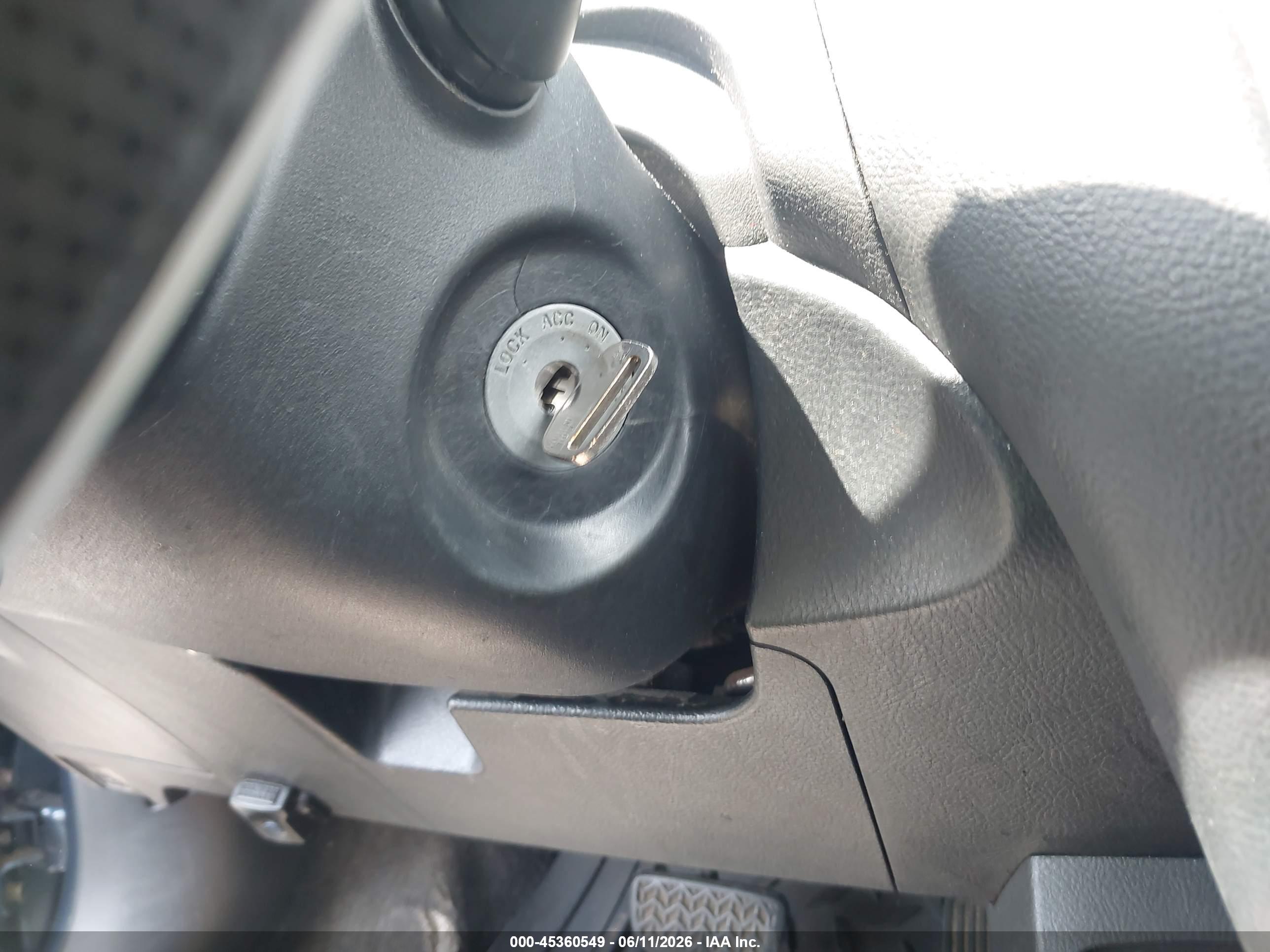 TOYOTA YARIS image 11