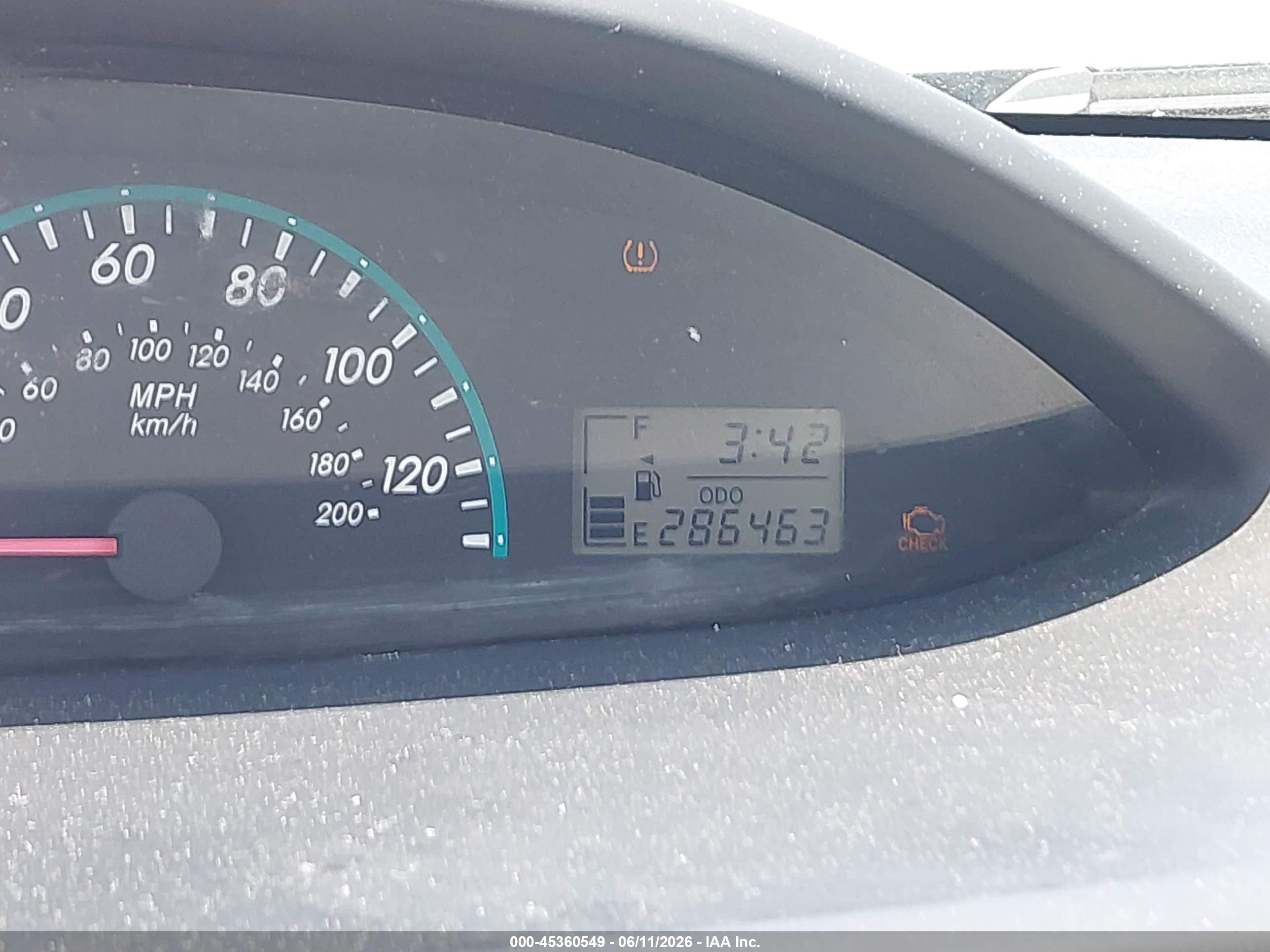 TOYOTA YARIS image 7