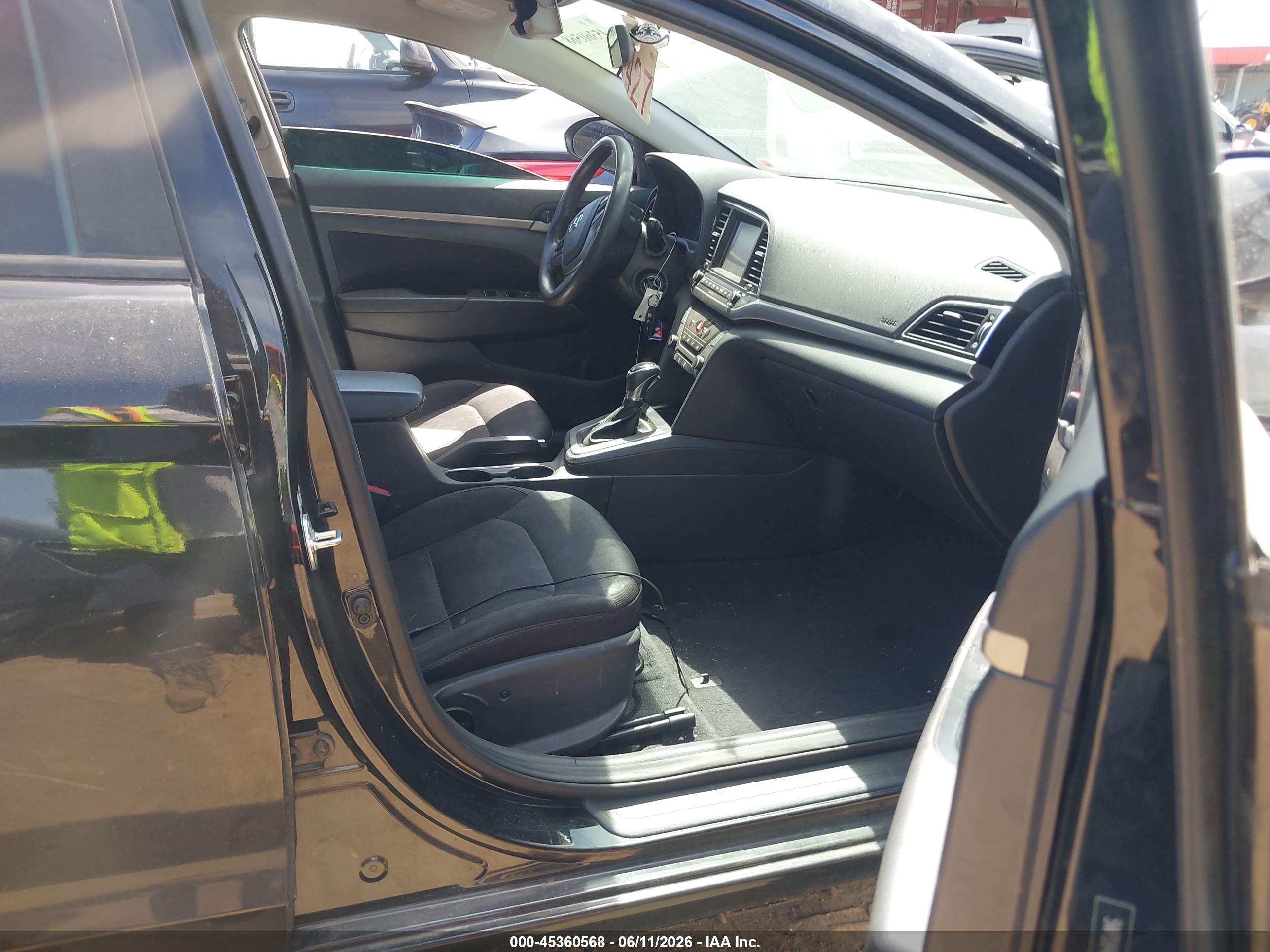 HYUNDAI ELANTRA image 5