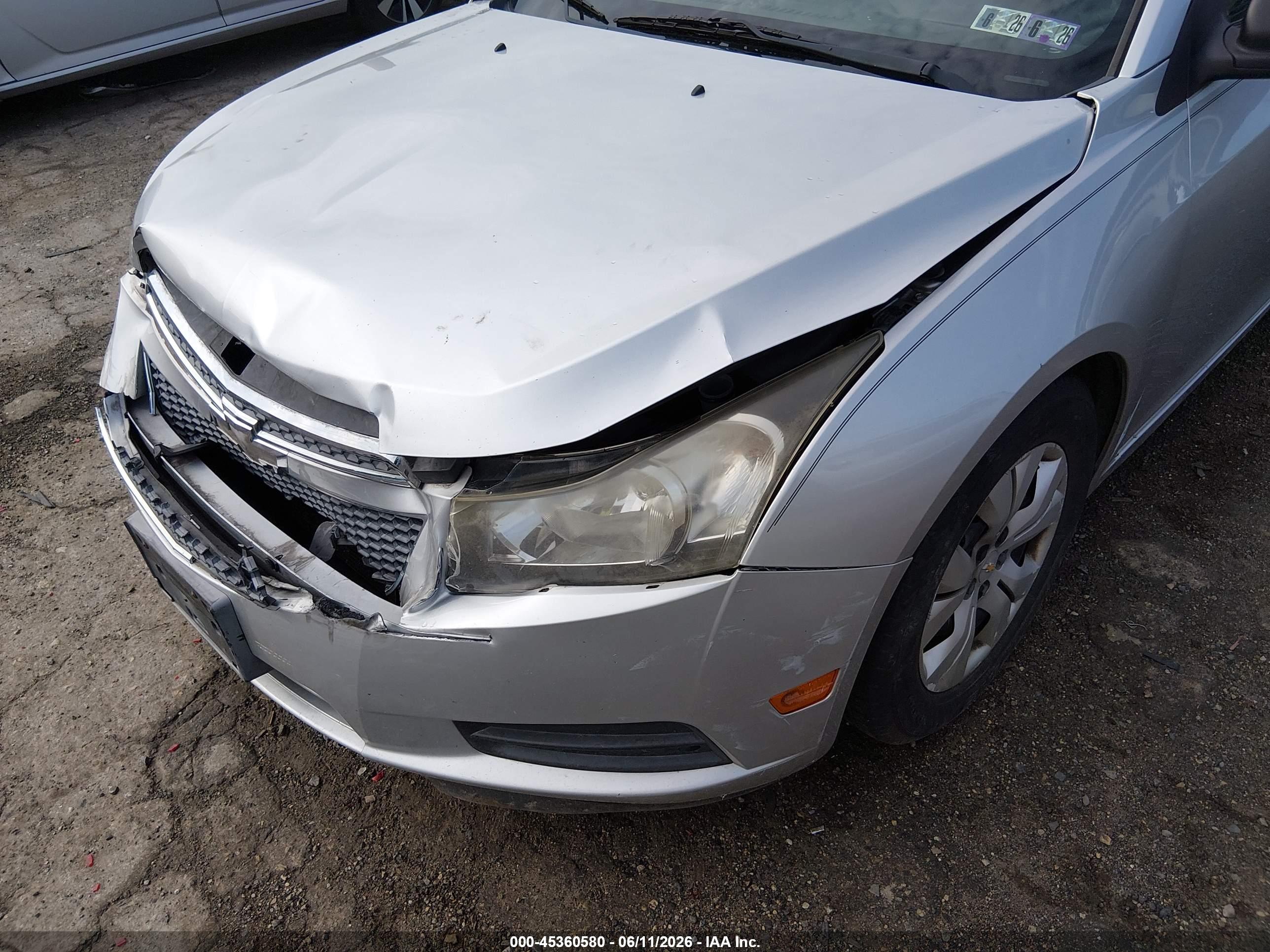 CHEVROLET CRUZE image 6