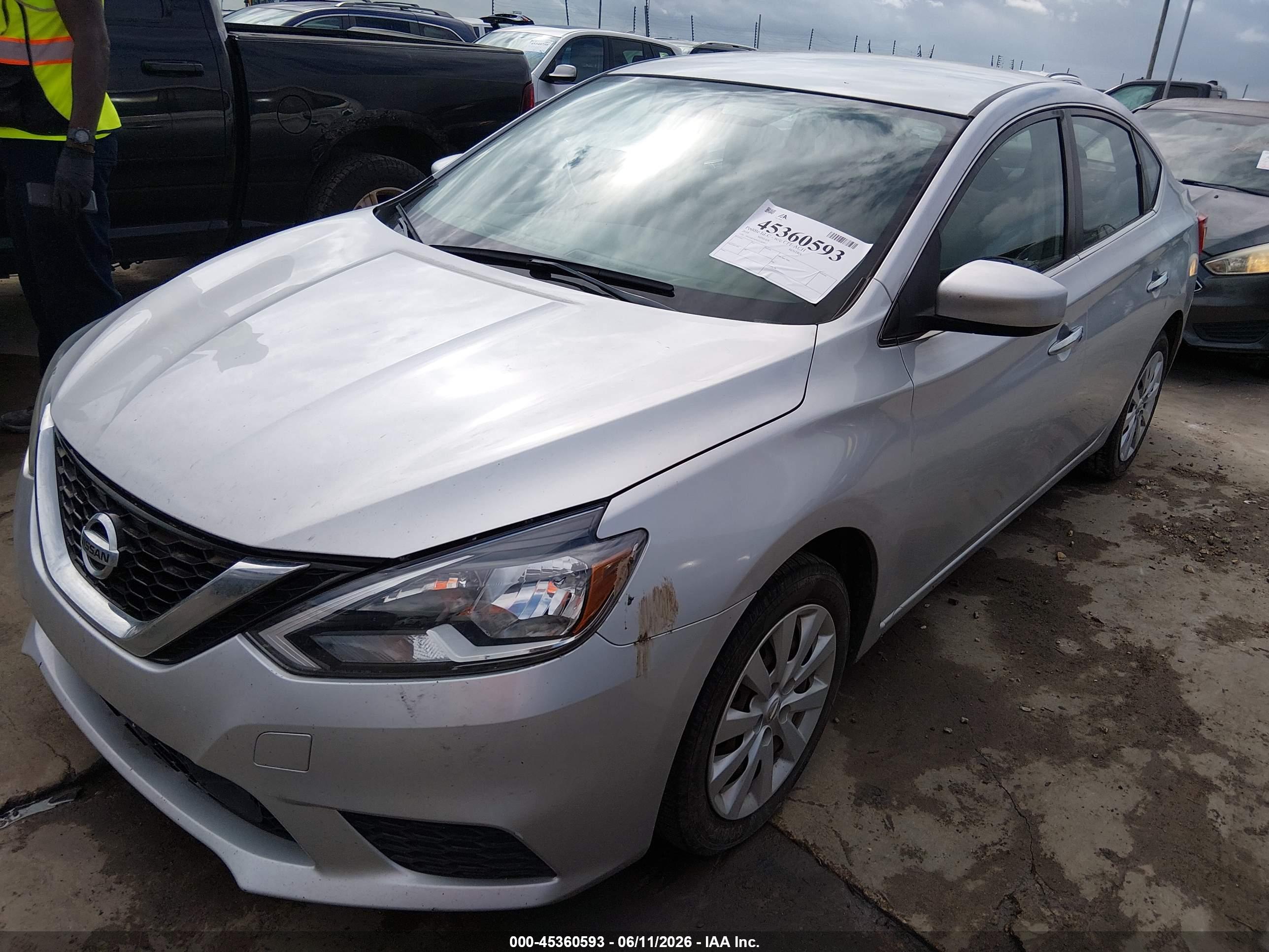 NISSAN SENTRA image 2