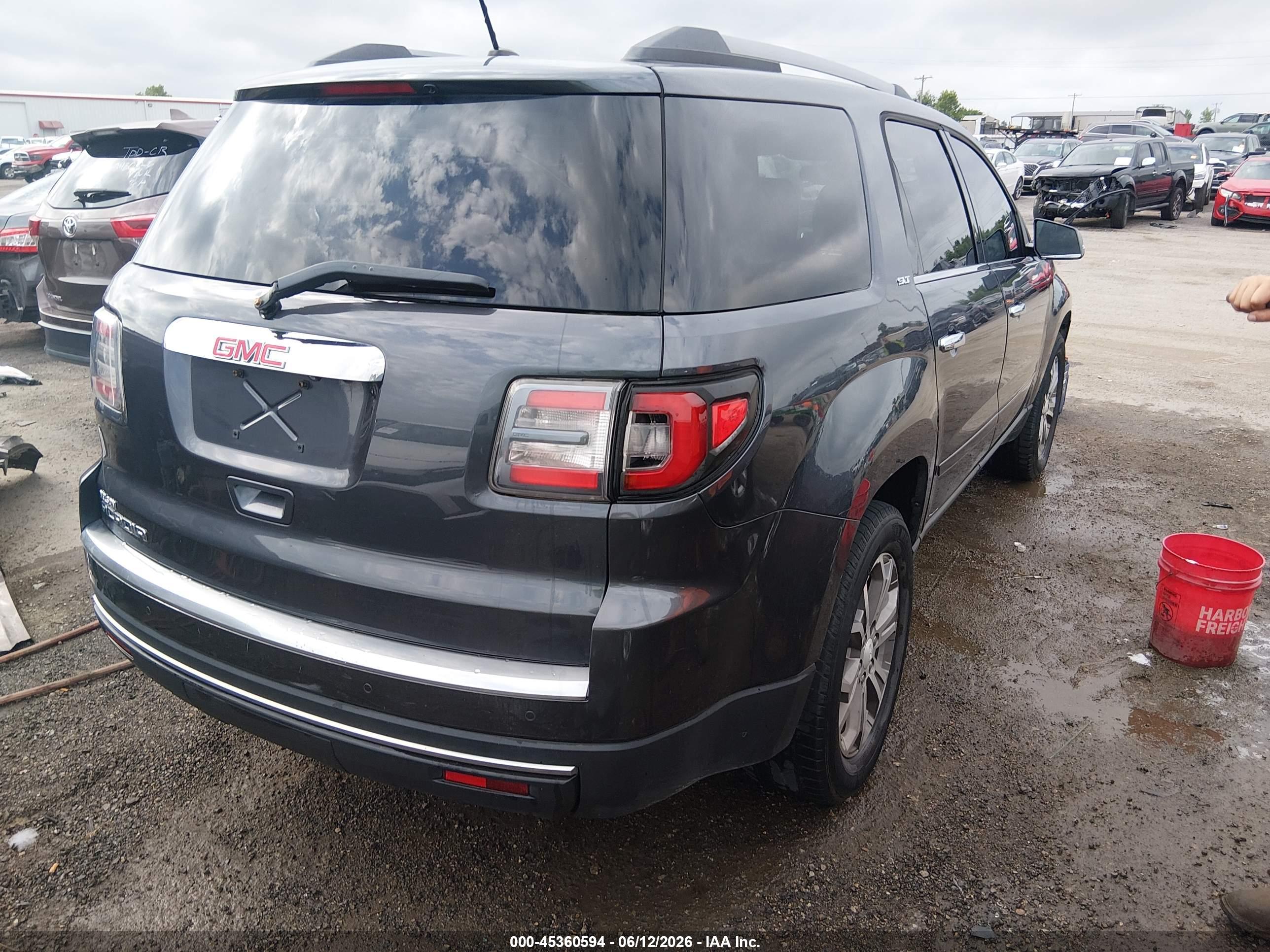 GMC ACADIA image 4