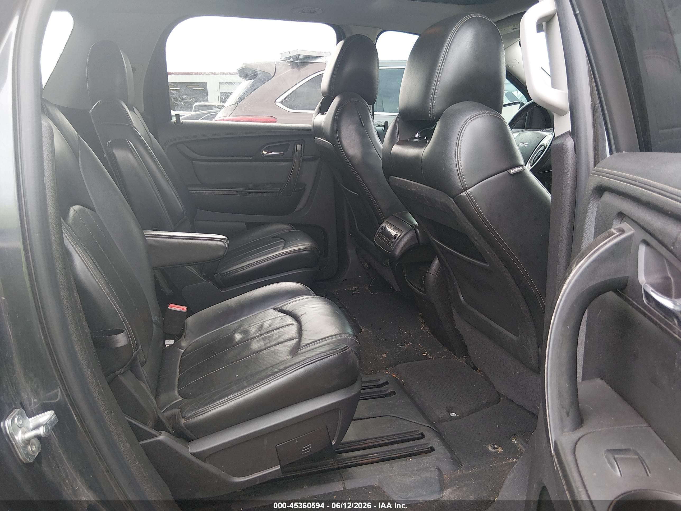 GMC ACADIA image 8