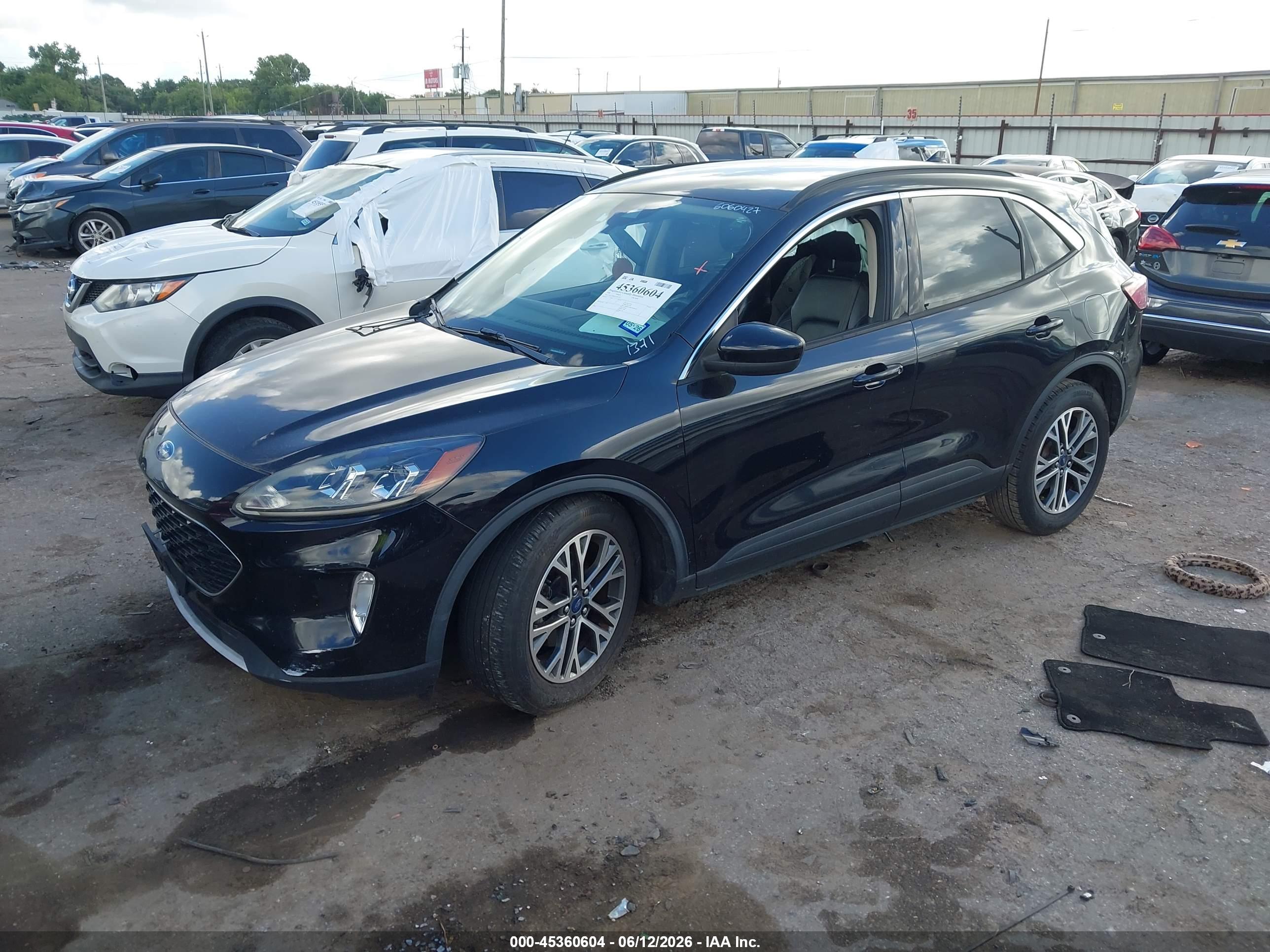 FORD ESCAPE image 2