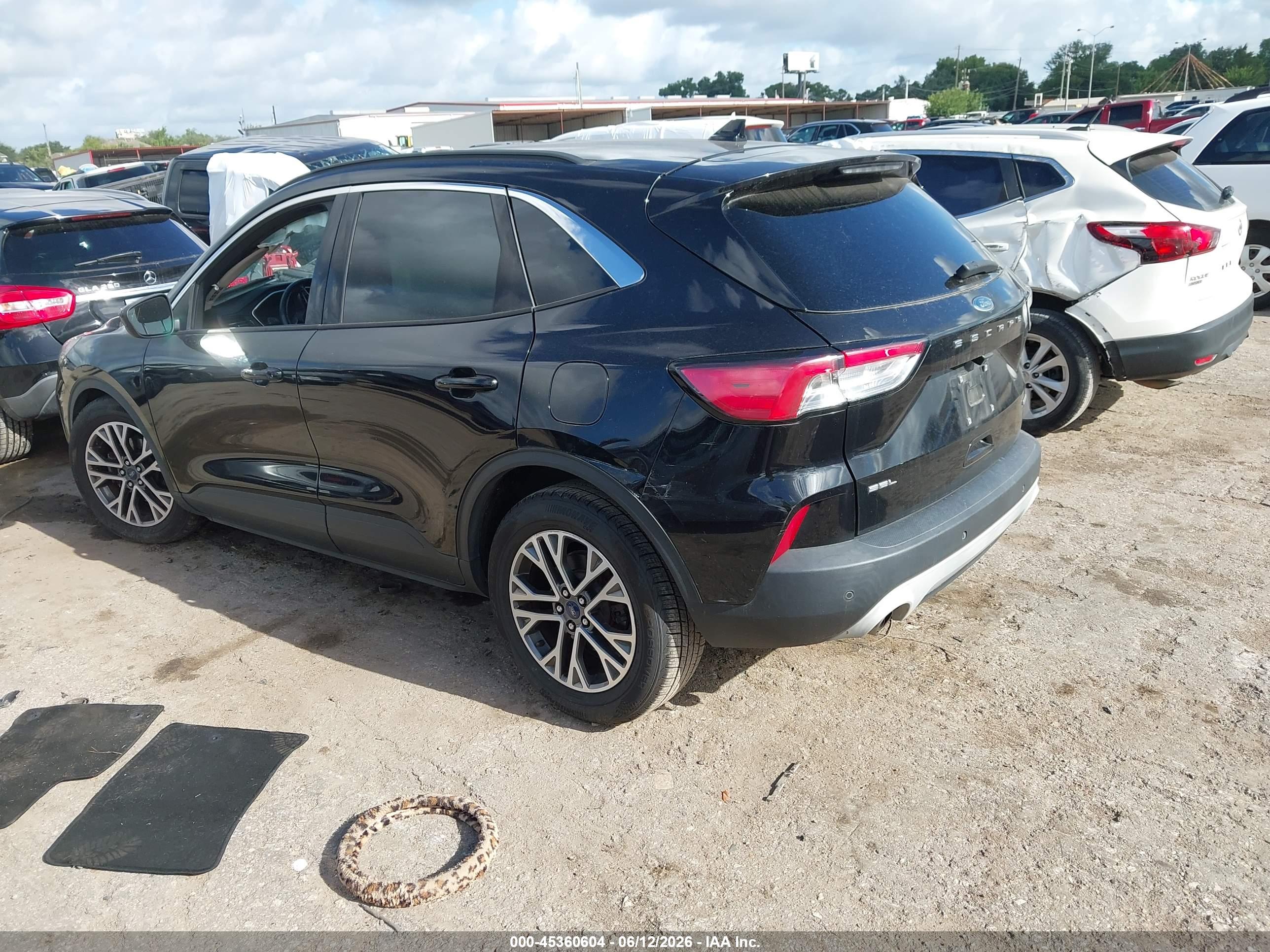 FORD ESCAPE image 3