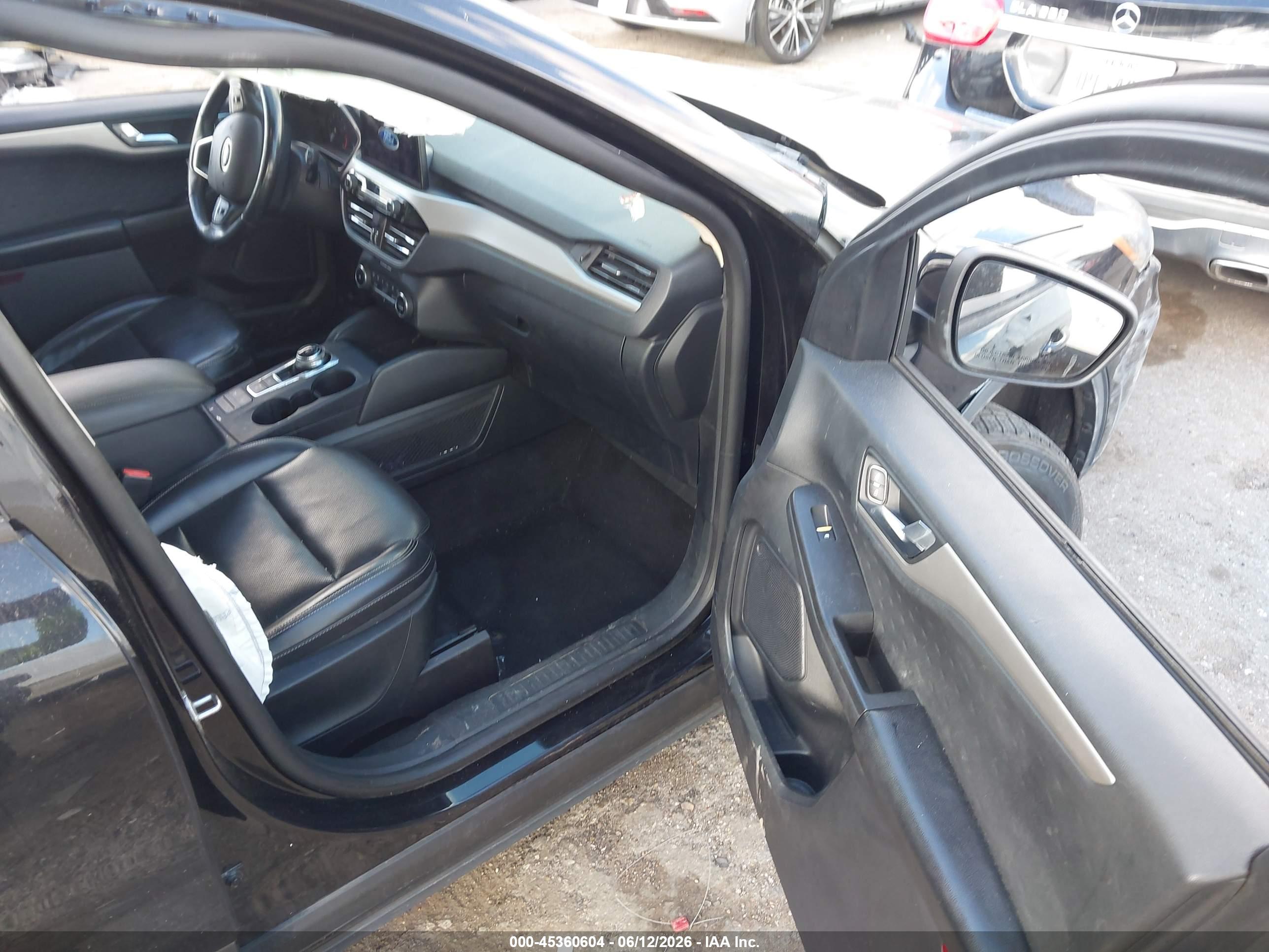 FORD ESCAPE image 5