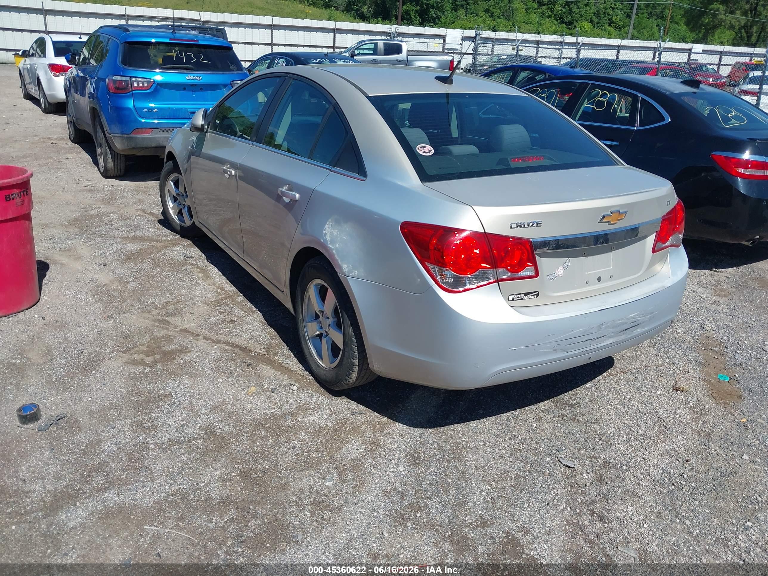 CHEVROLET CRUZE image 3