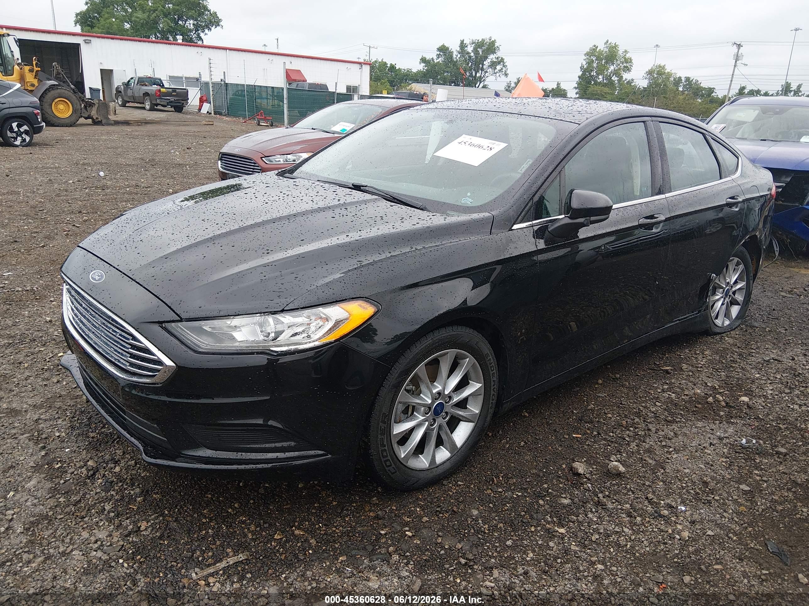 FORD FUSION image 2