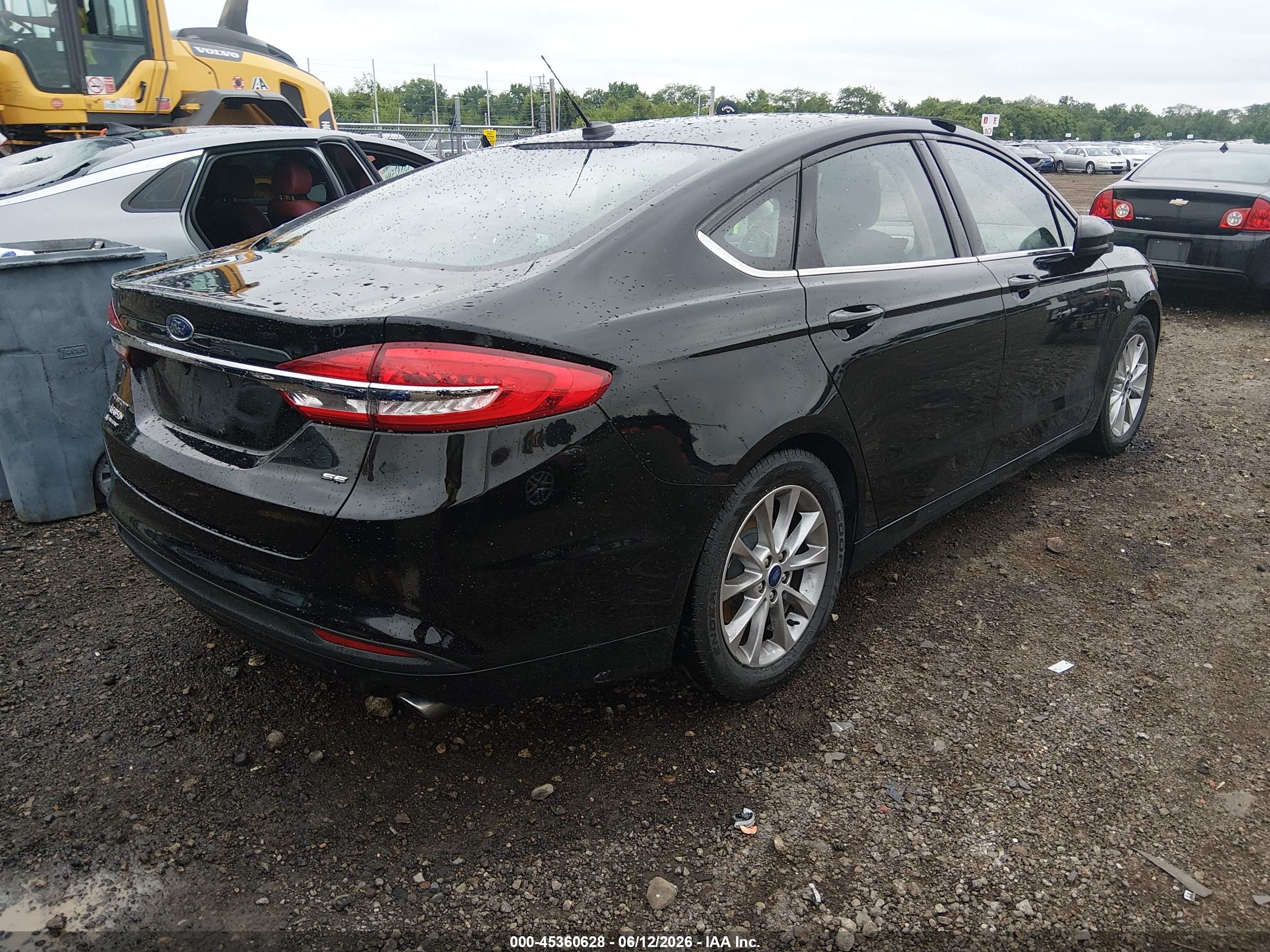 FORD FUSION image 4