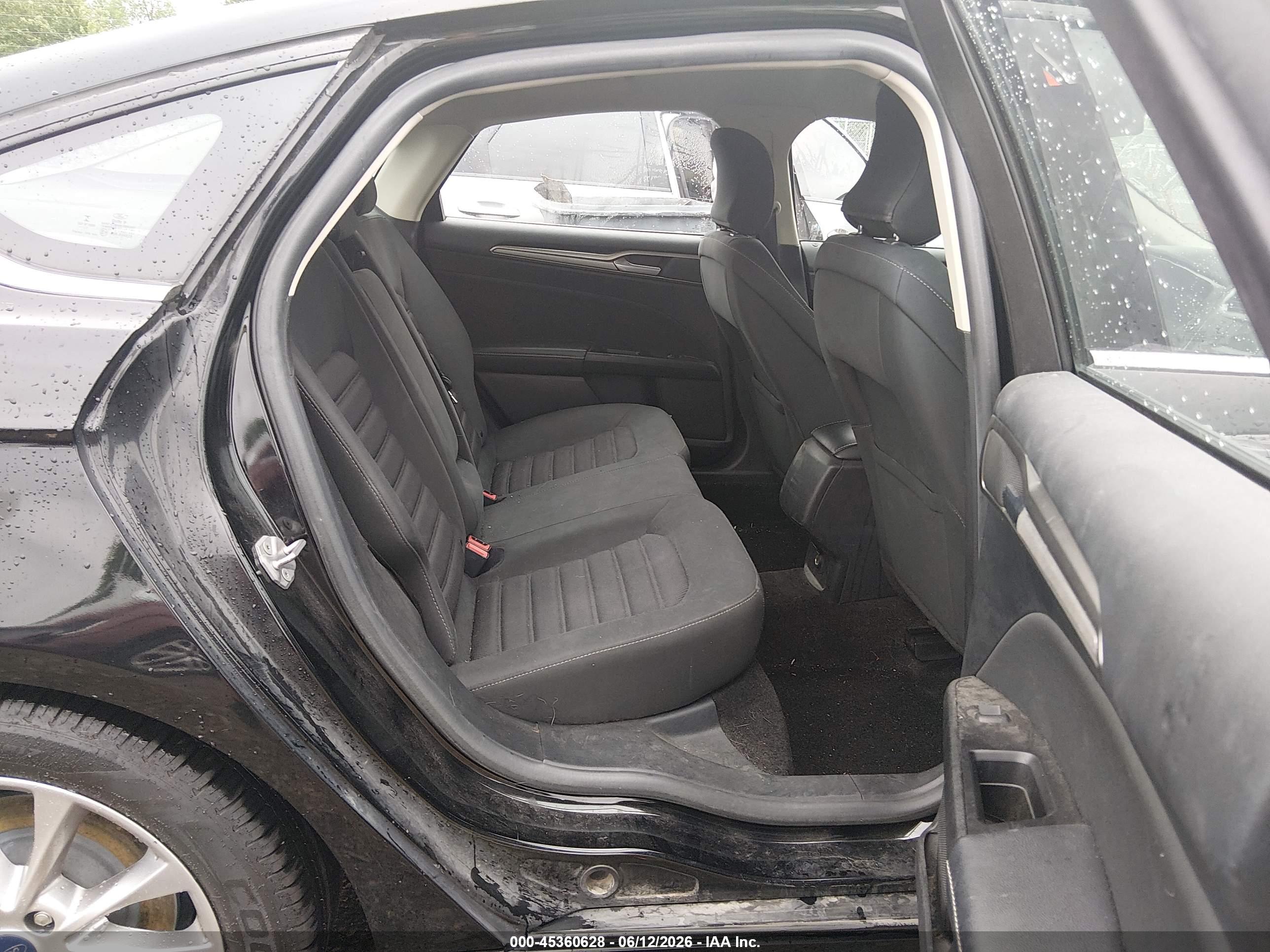 FORD FUSION image 8