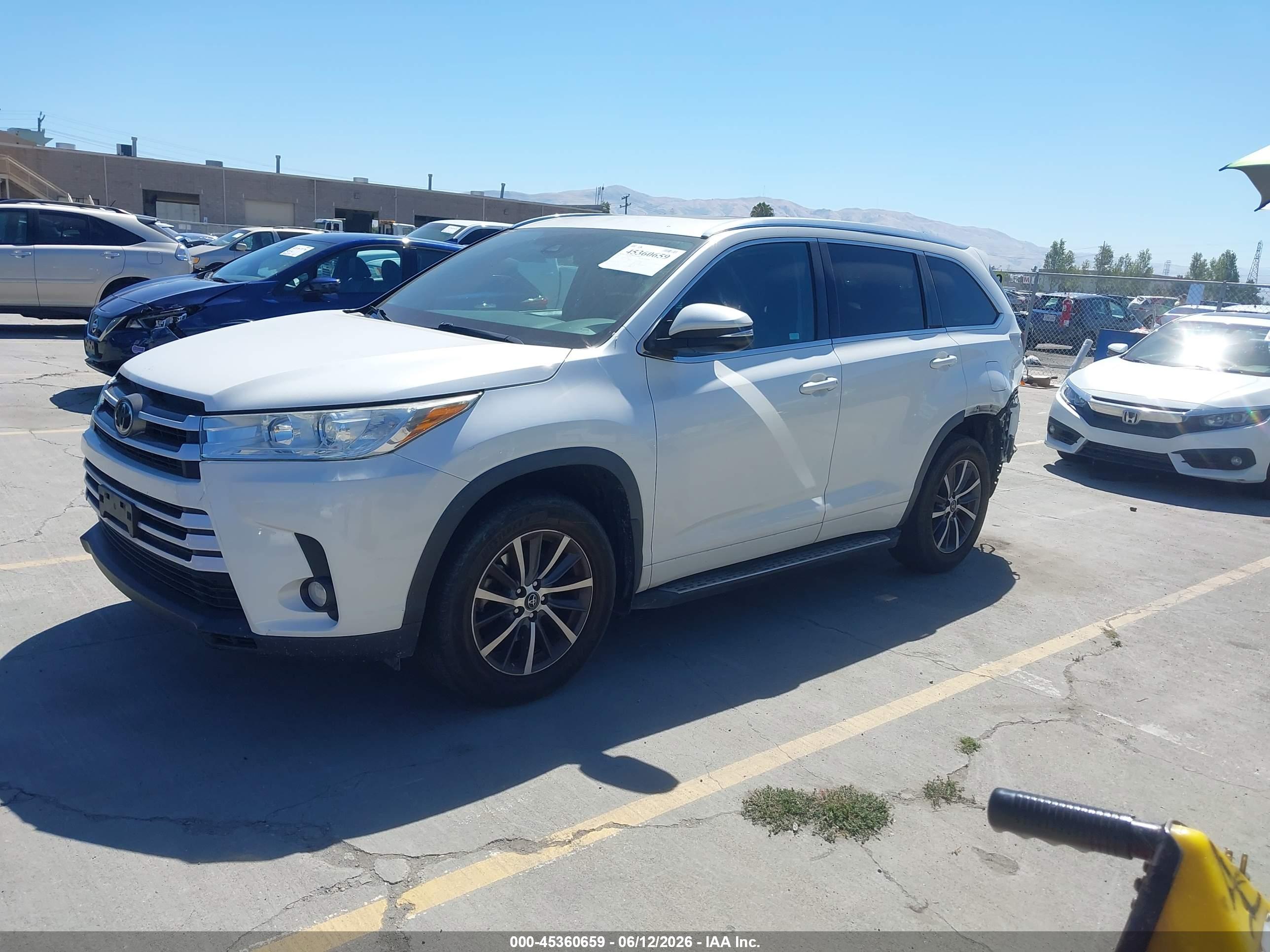 TOYOTA HIGHLANDER image 2