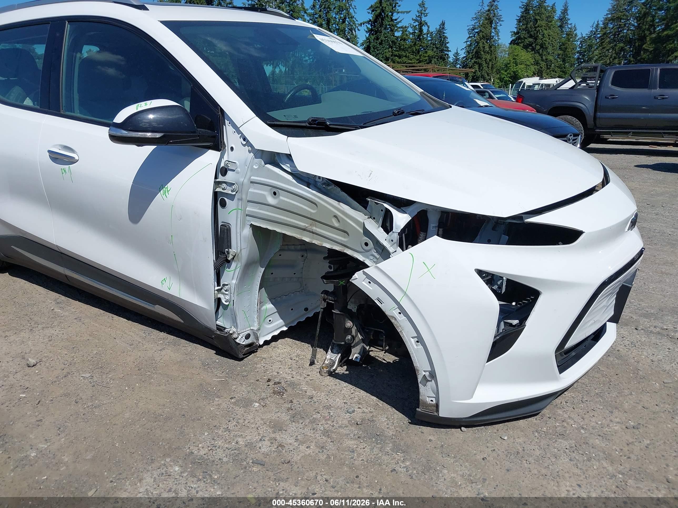 CHEVROLET BOLT image 6