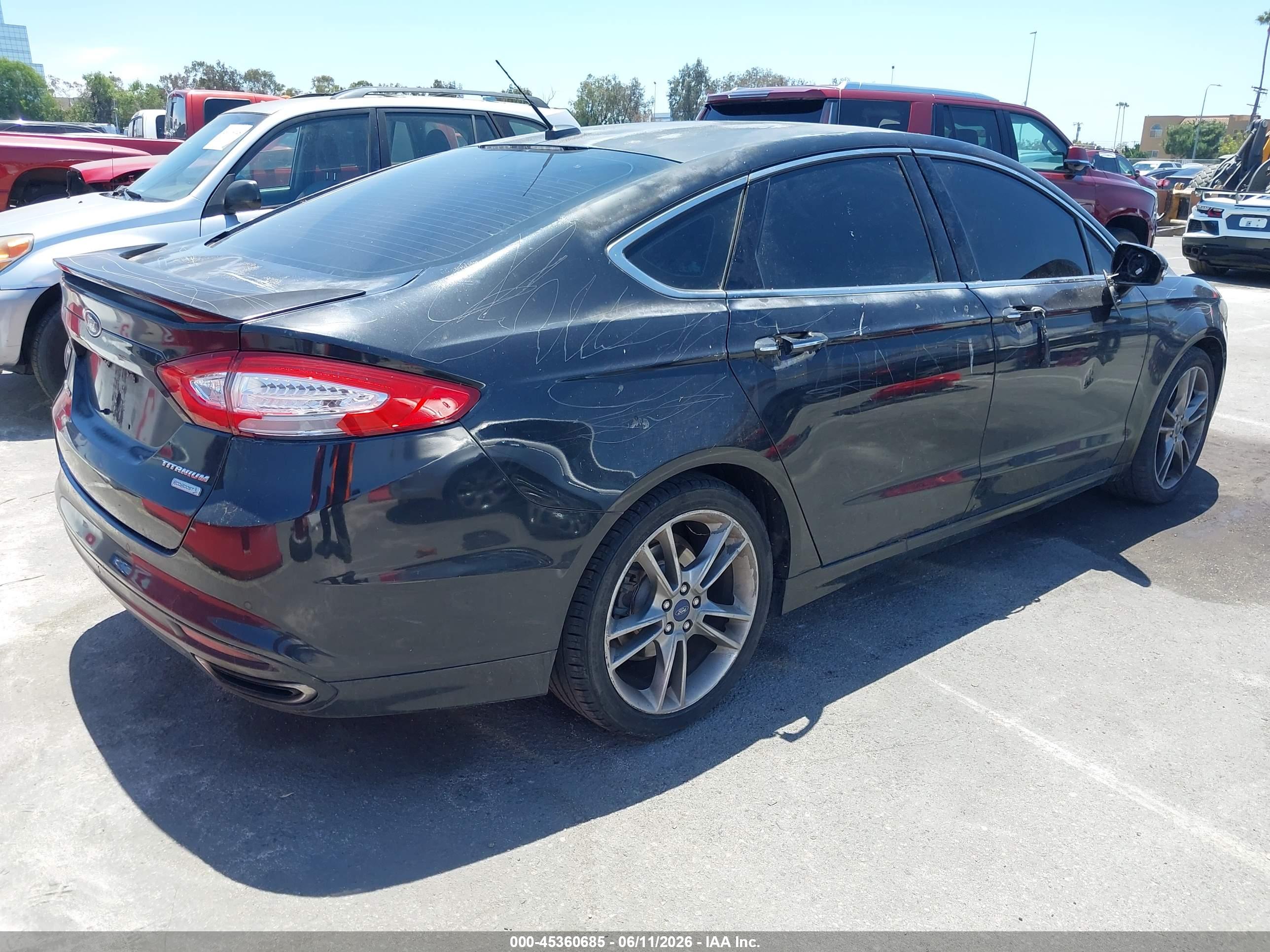 FORD FUSION image 4