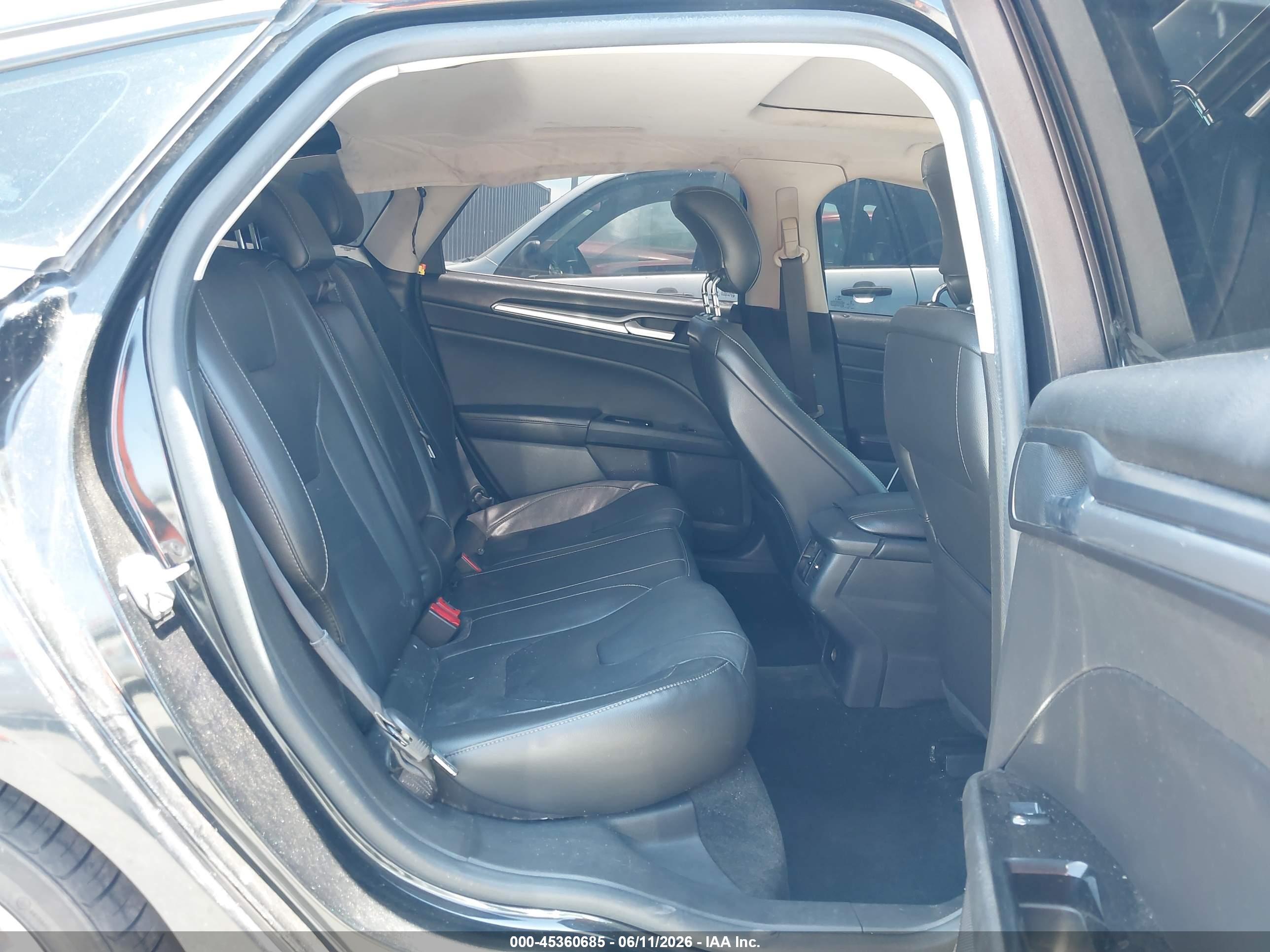 FORD FUSION image 8