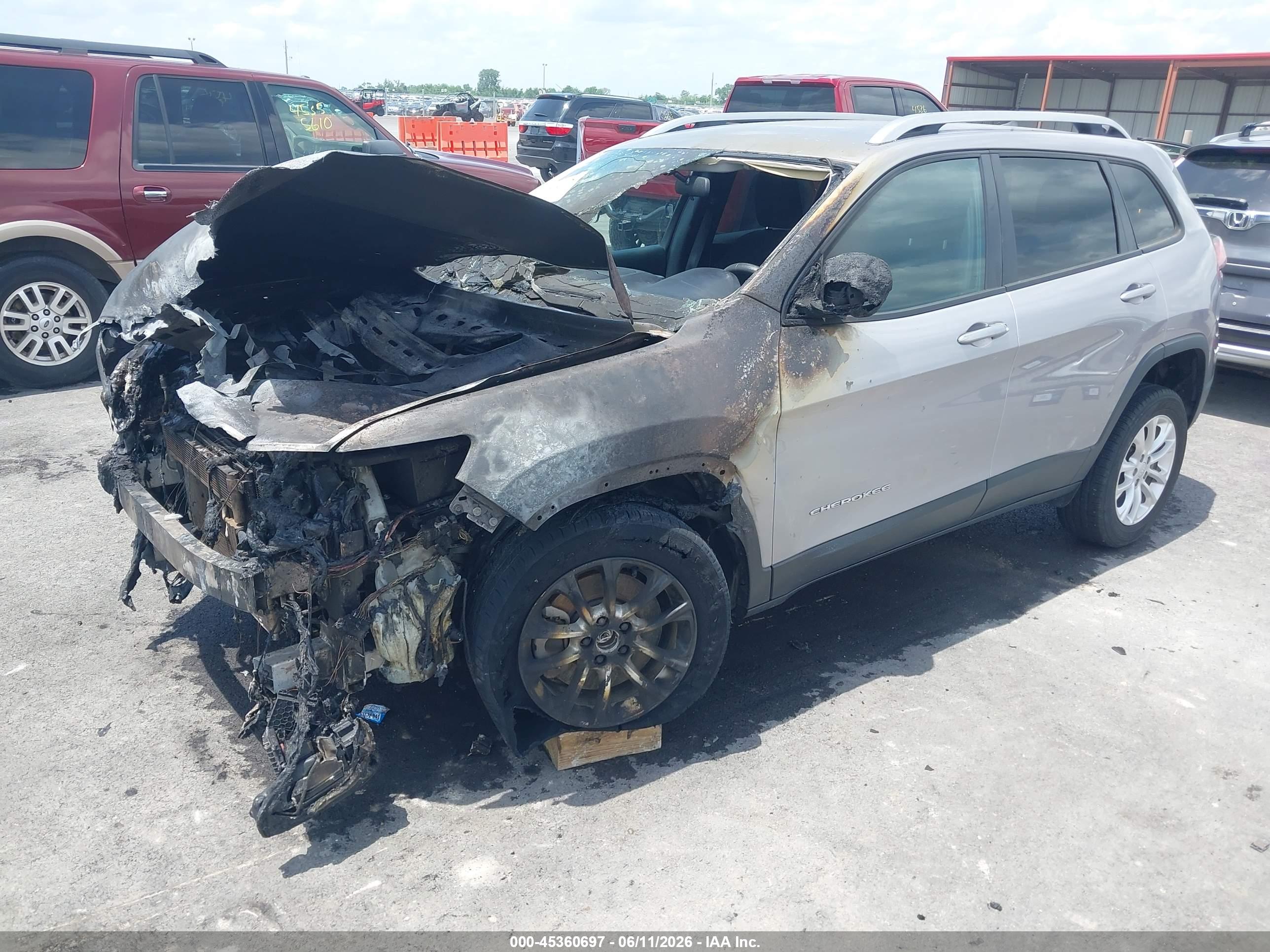 JEEP CHEROKEE image 2